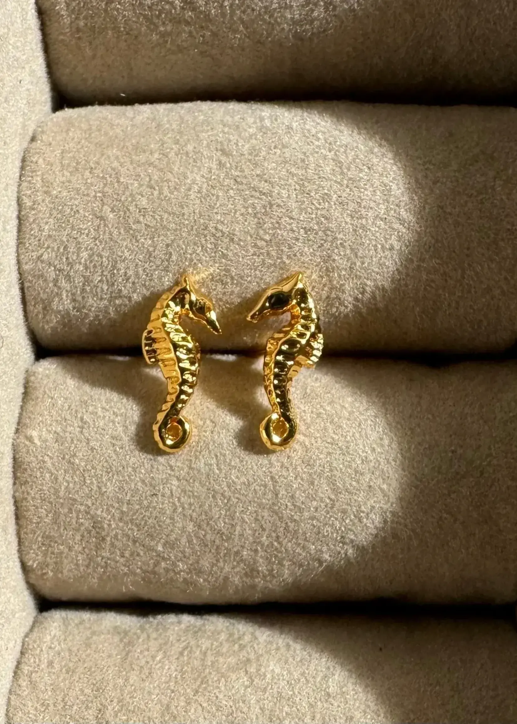 NAMASTE JEWELRY Seahorse Studs - GOLD
