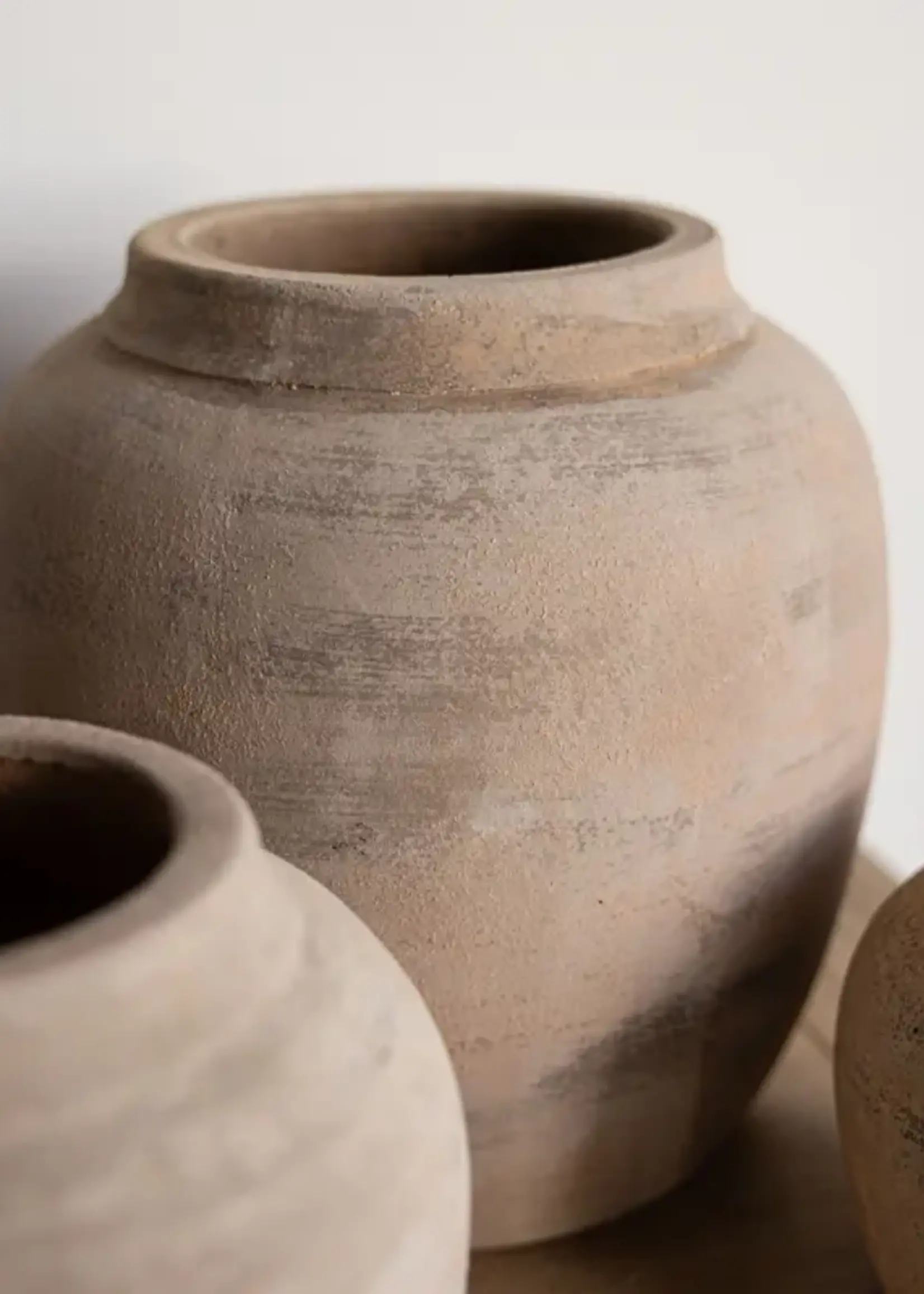 LUXE B CO Lucas Light Wash Round Vase -  SMALL