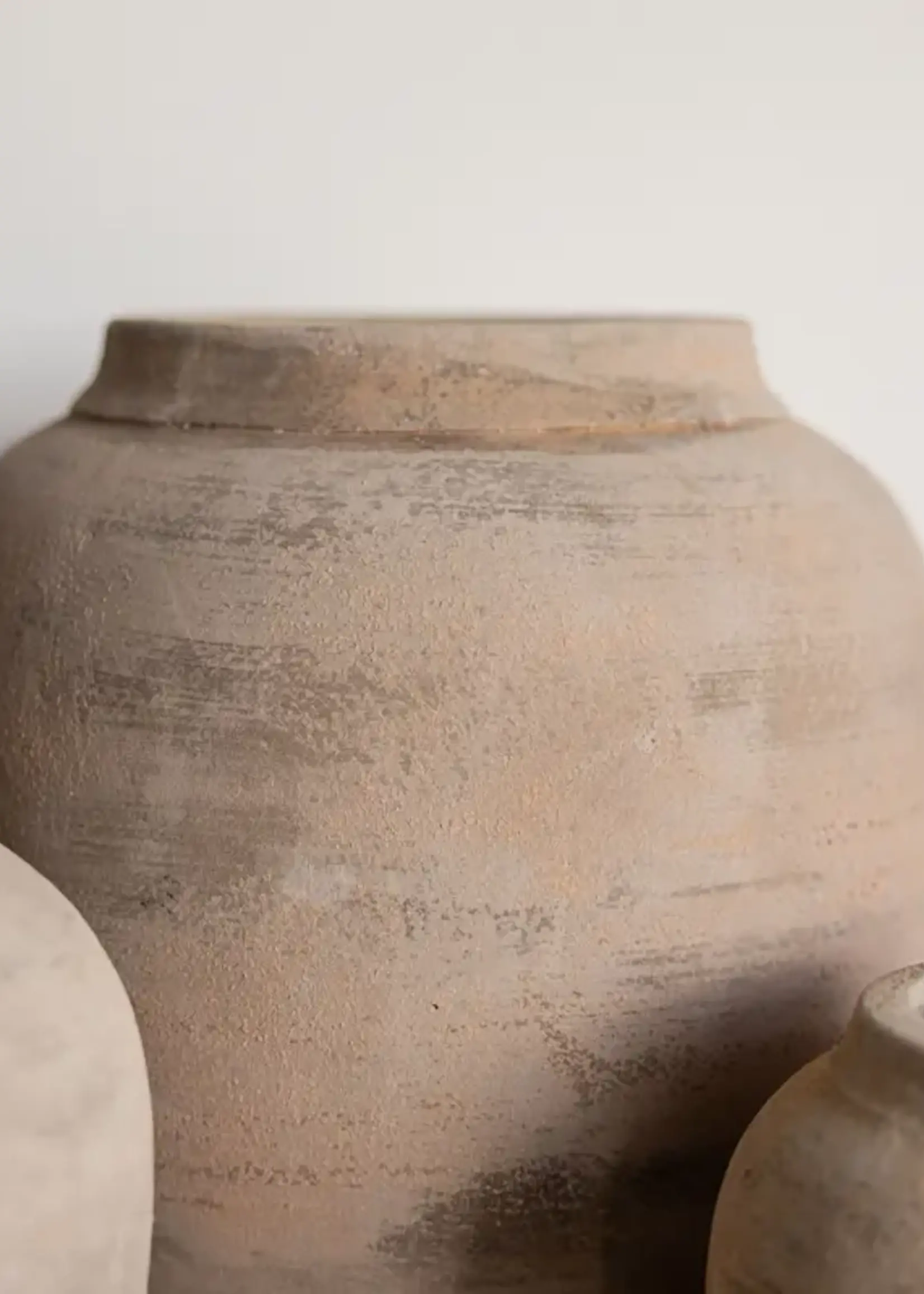 LUXE B CO Lucas Light Wash Round Vase - MEDIUM