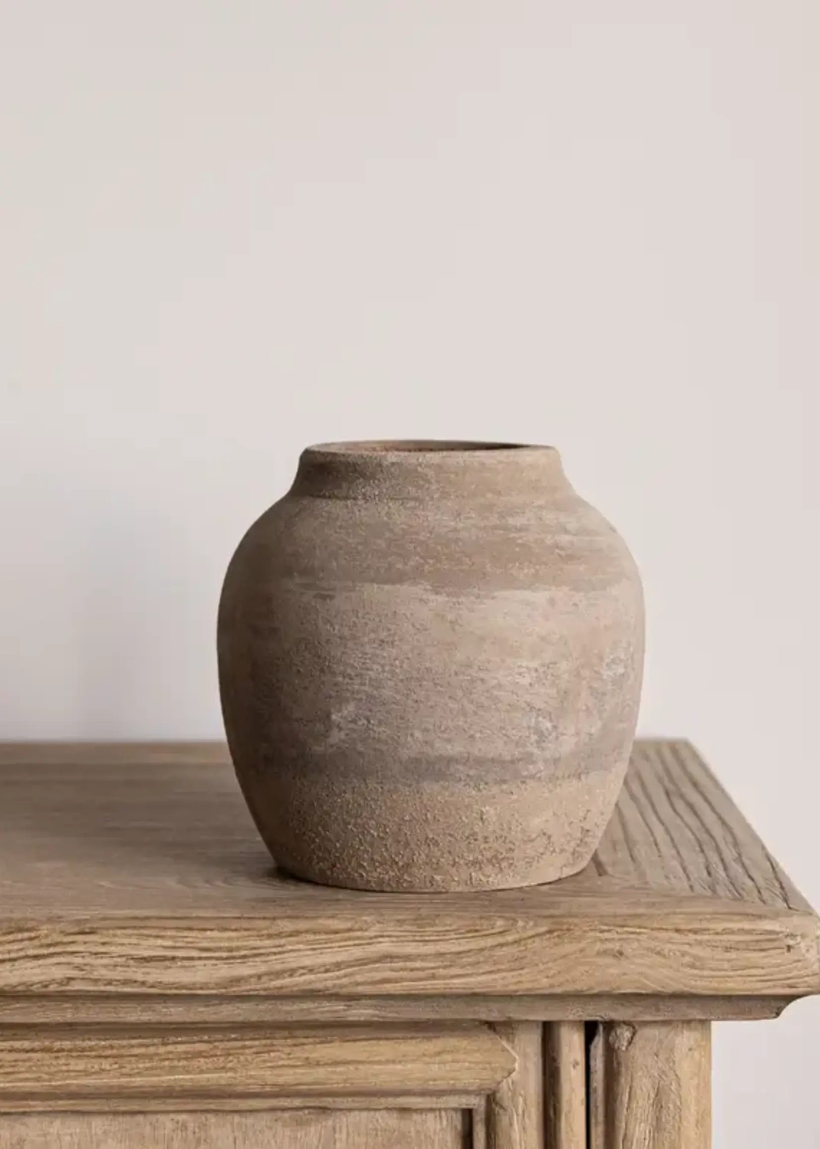 LUXE B CO Lucas Light Wash Round Vase - MEDIUM