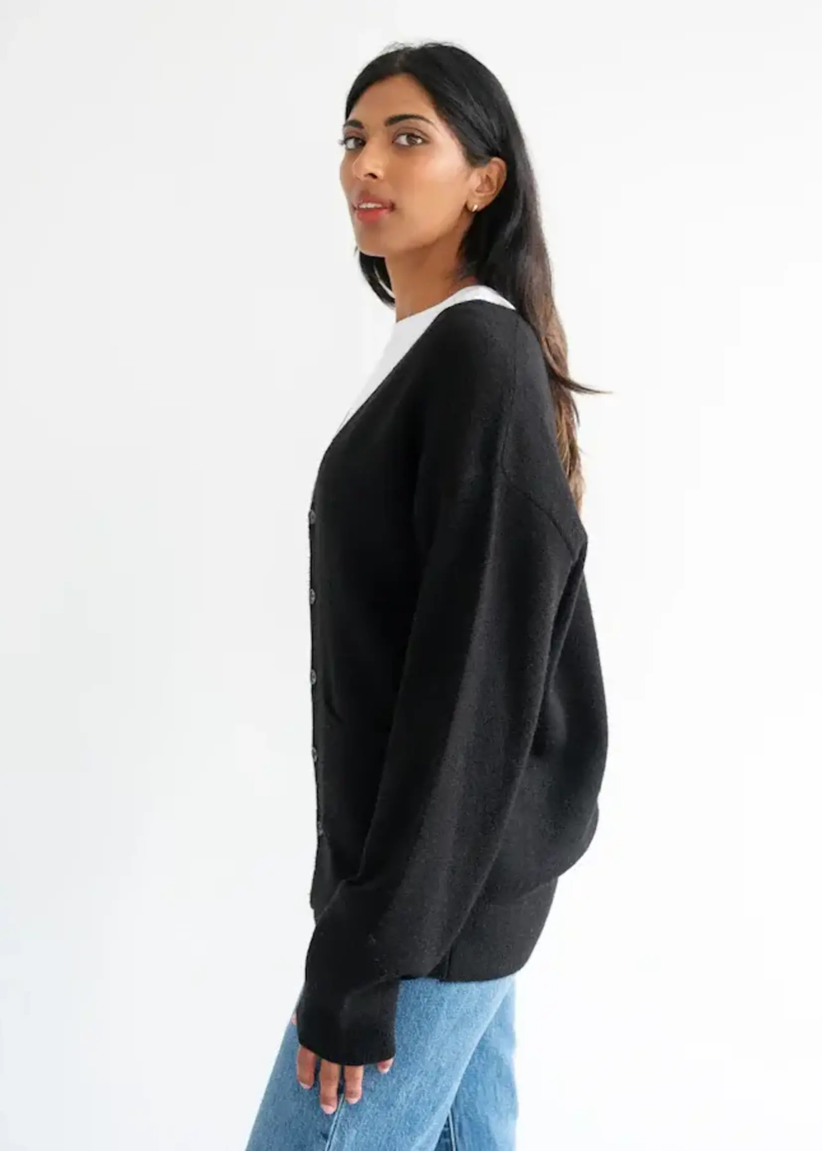 BRUNETTE  the label Oversized Cardigan
