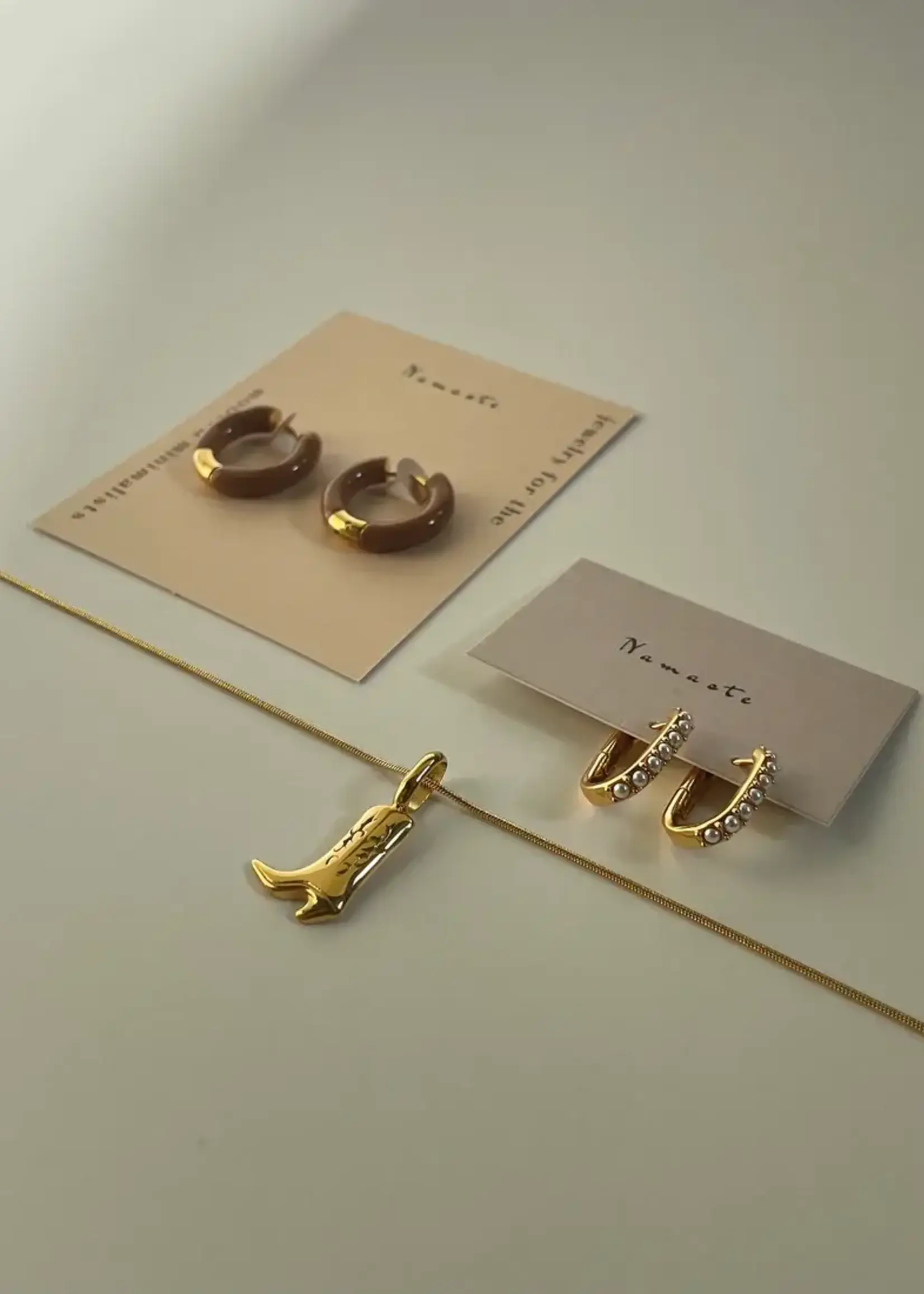 NAMASTE JEWELRY Lottie Boot Necklace