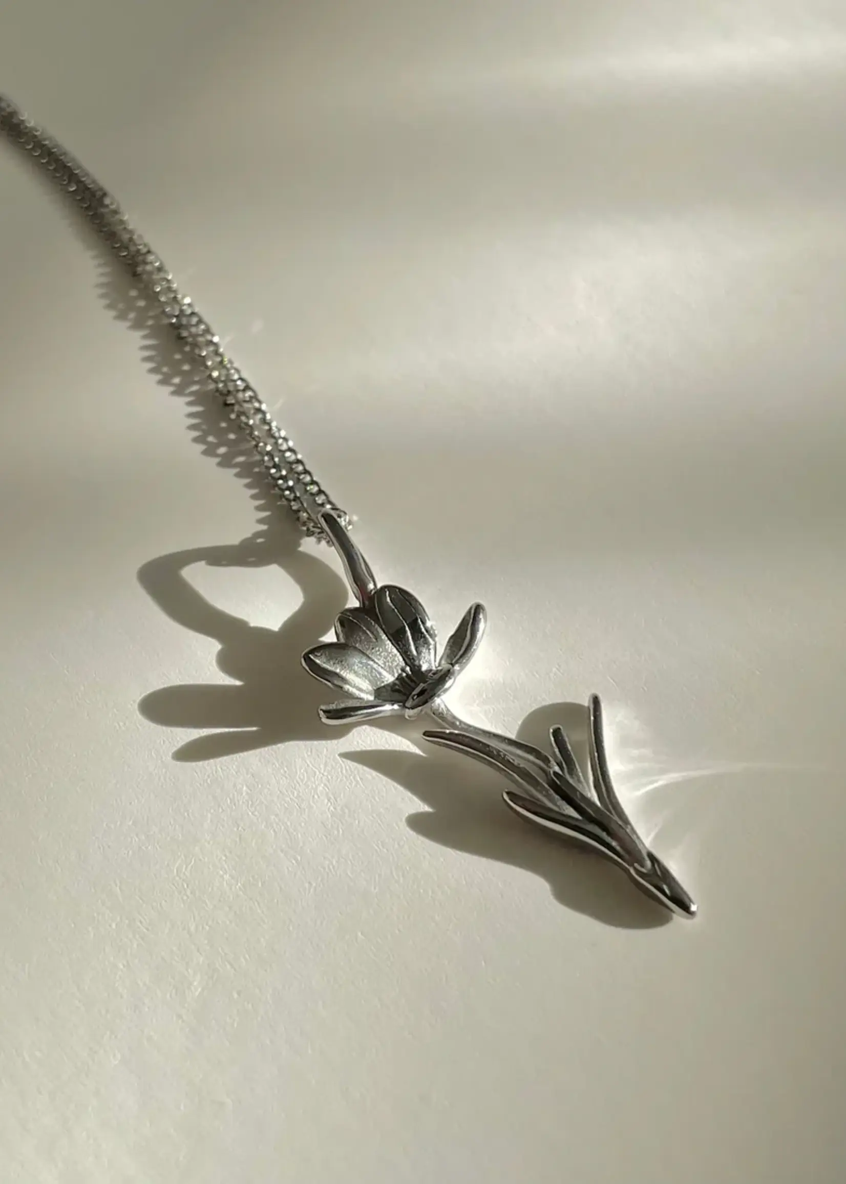 NAMASTE JEWELRY Crocus Necklace