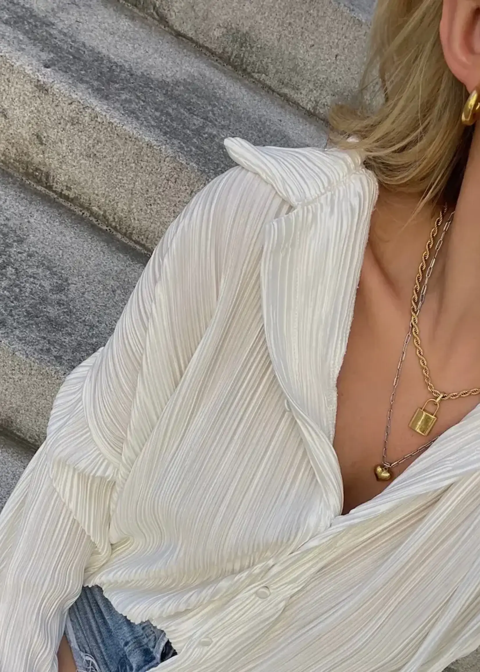 NAMASTE JEWELRY Essential Hoops