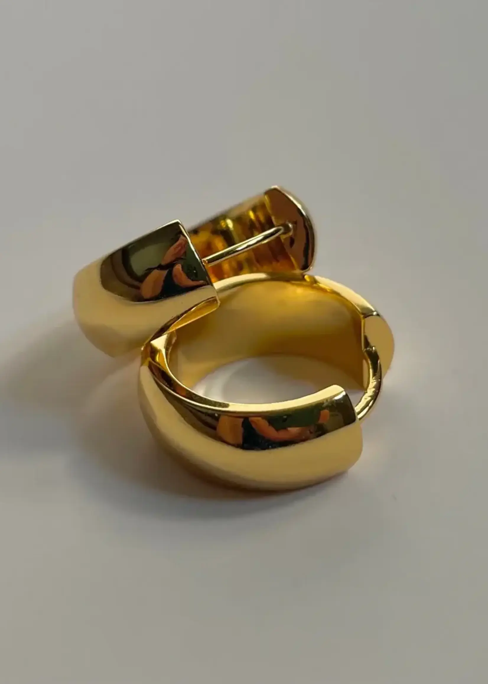 NAMASTE JEWELRY Paris Chunky Hoops