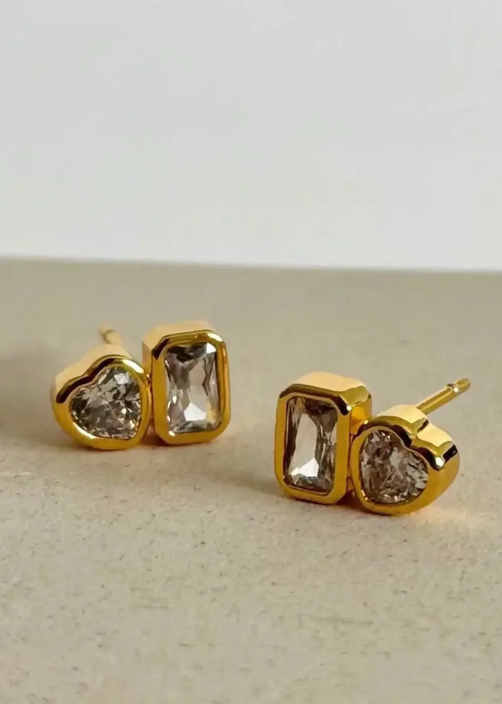 NAMASTE JEWELRY Feriha Studs