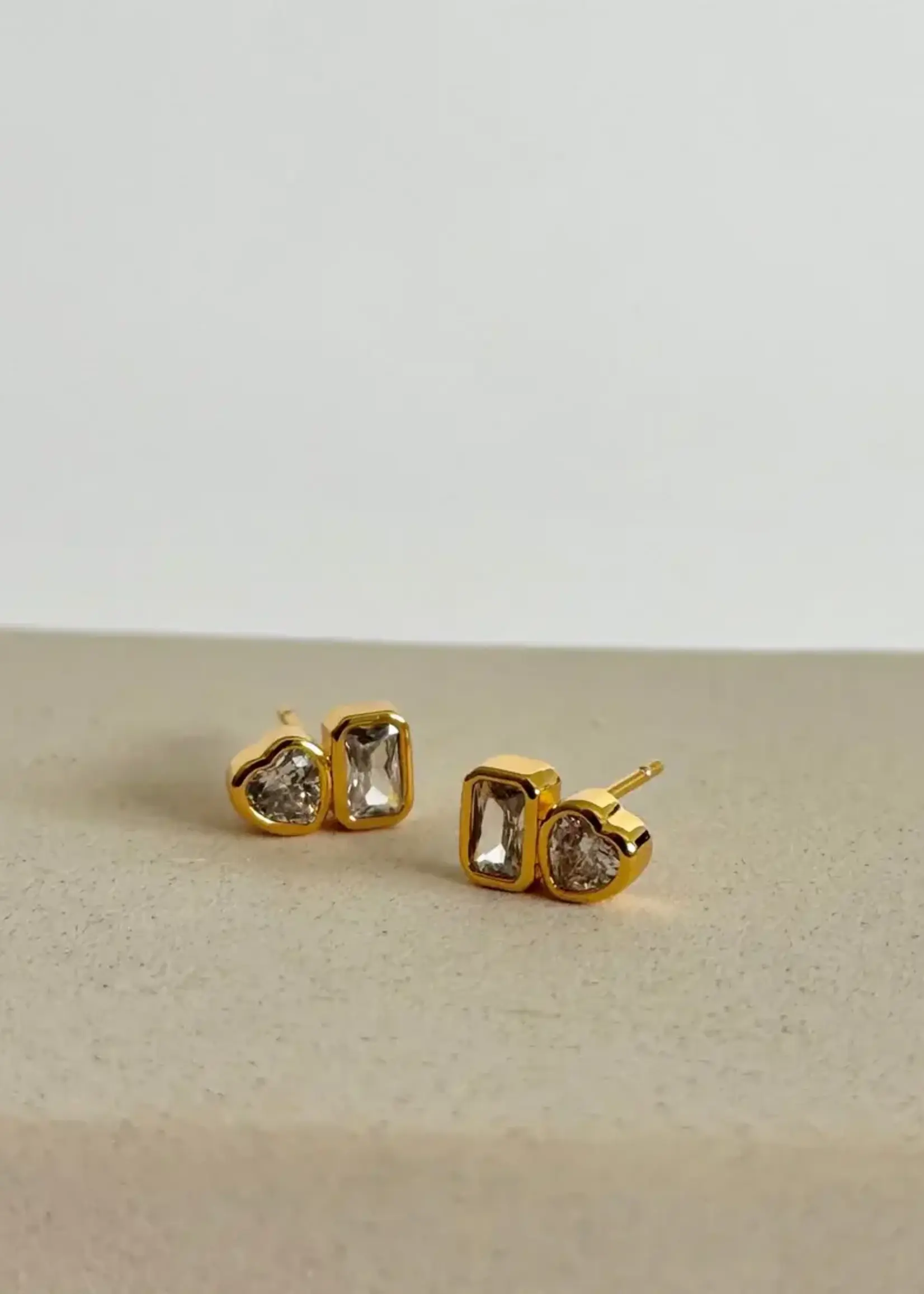 NAMASTE JEWELRY Feriha Studs