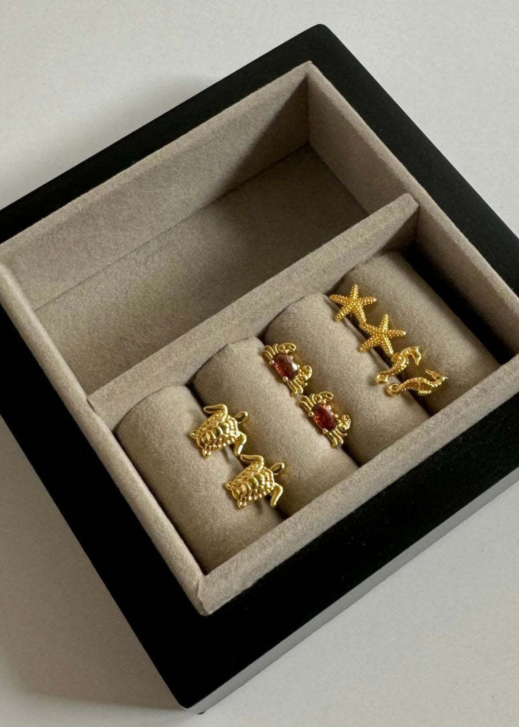 NAMASTE JEWELRY Starfish Studs