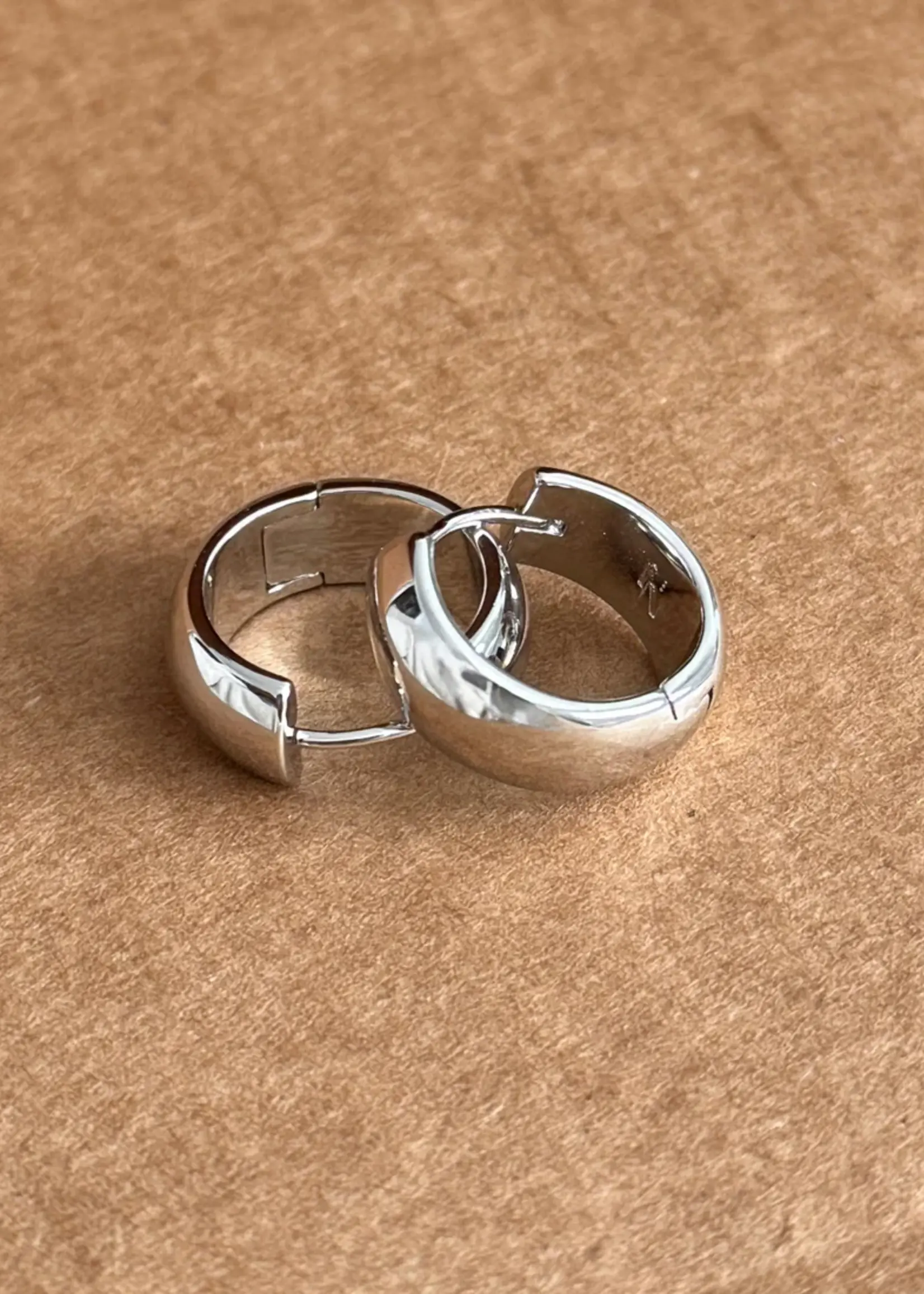 NAMASTE JEWELRY Paris Chunky Hoops