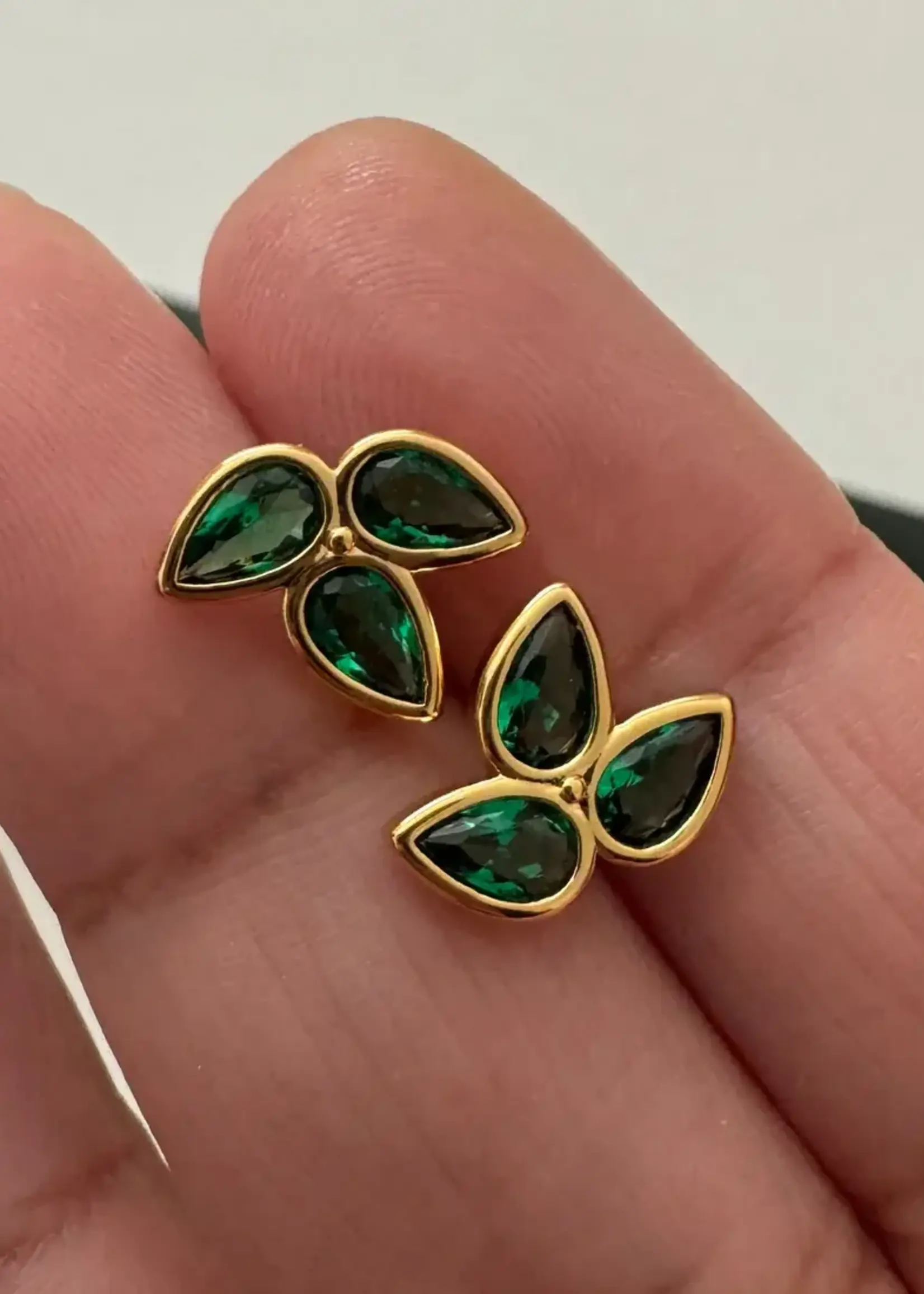 NAMASTE JEWELRY Three Leaf Studs
