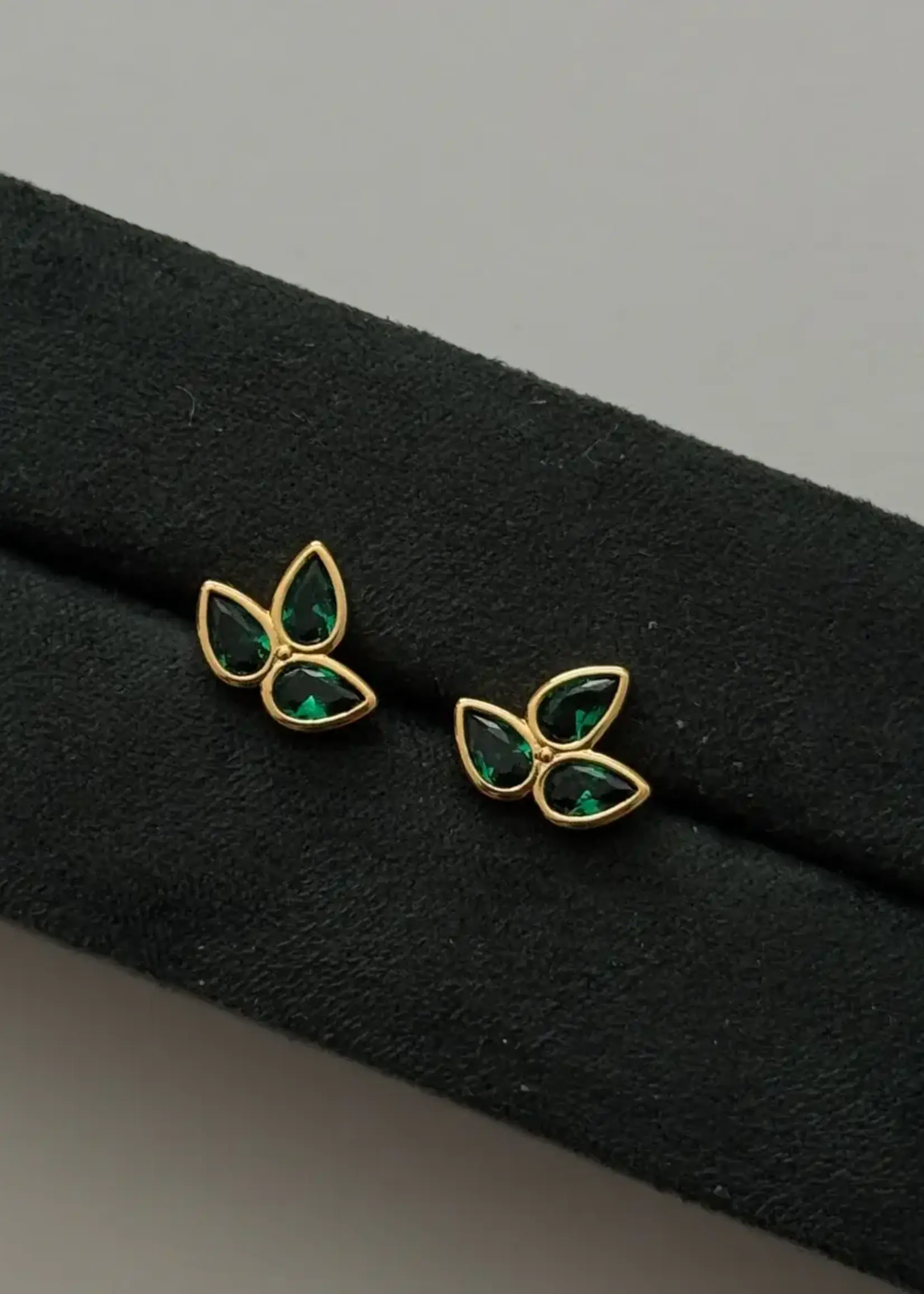 NAMASTE JEWELRY Three Leaf Studs