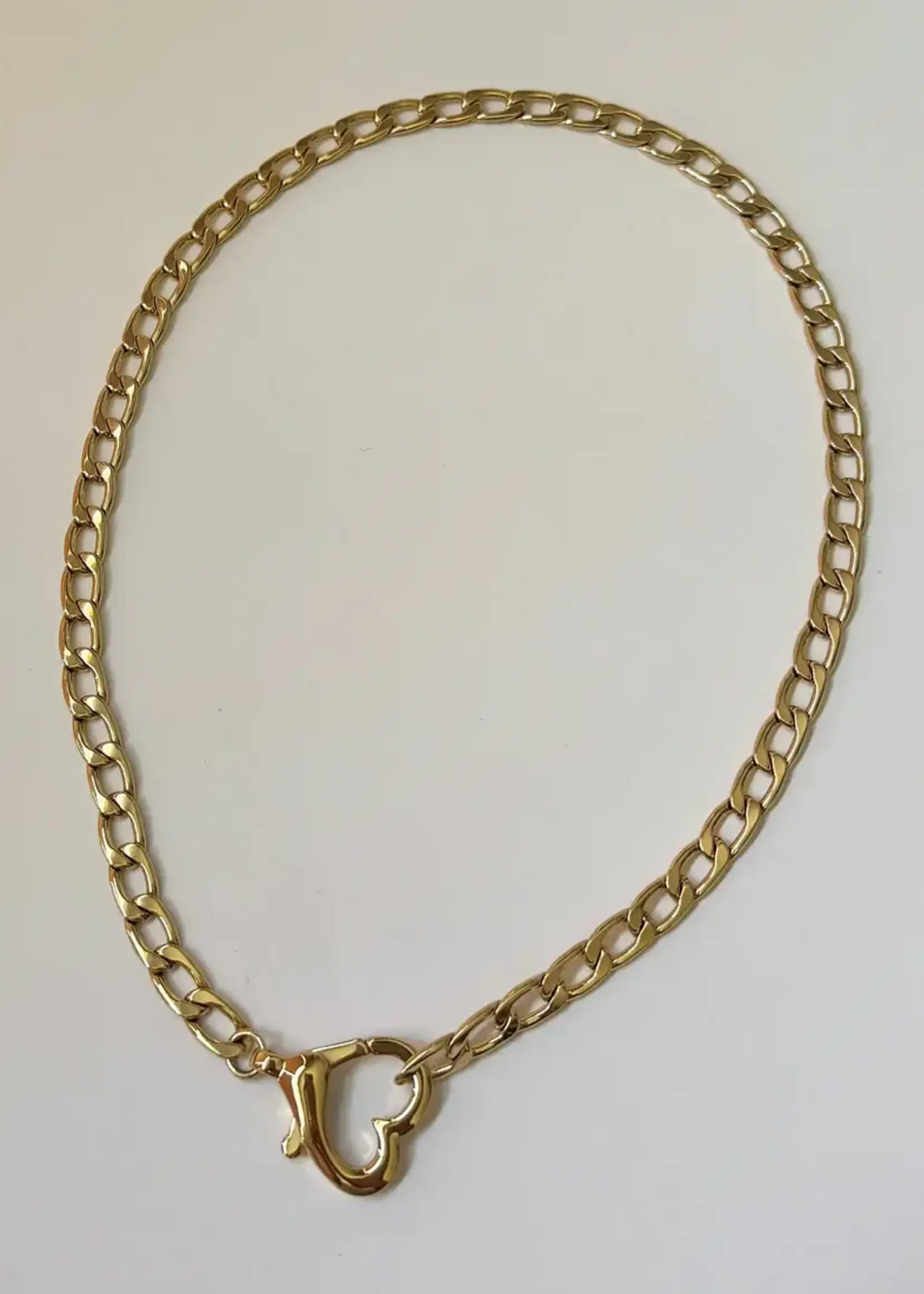 NAMASTE JEWELRY Saiba Heart Clasp Necklace