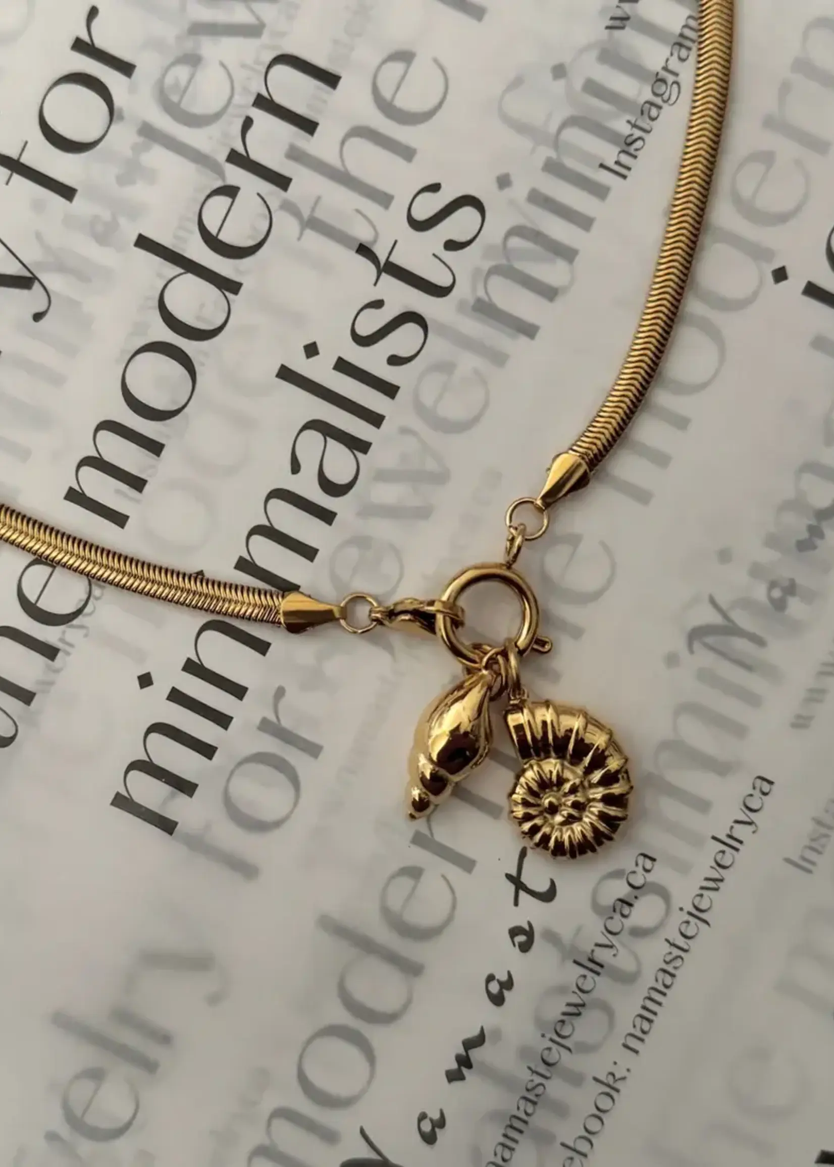 NAMASTE JEWELRY Conch Necklace