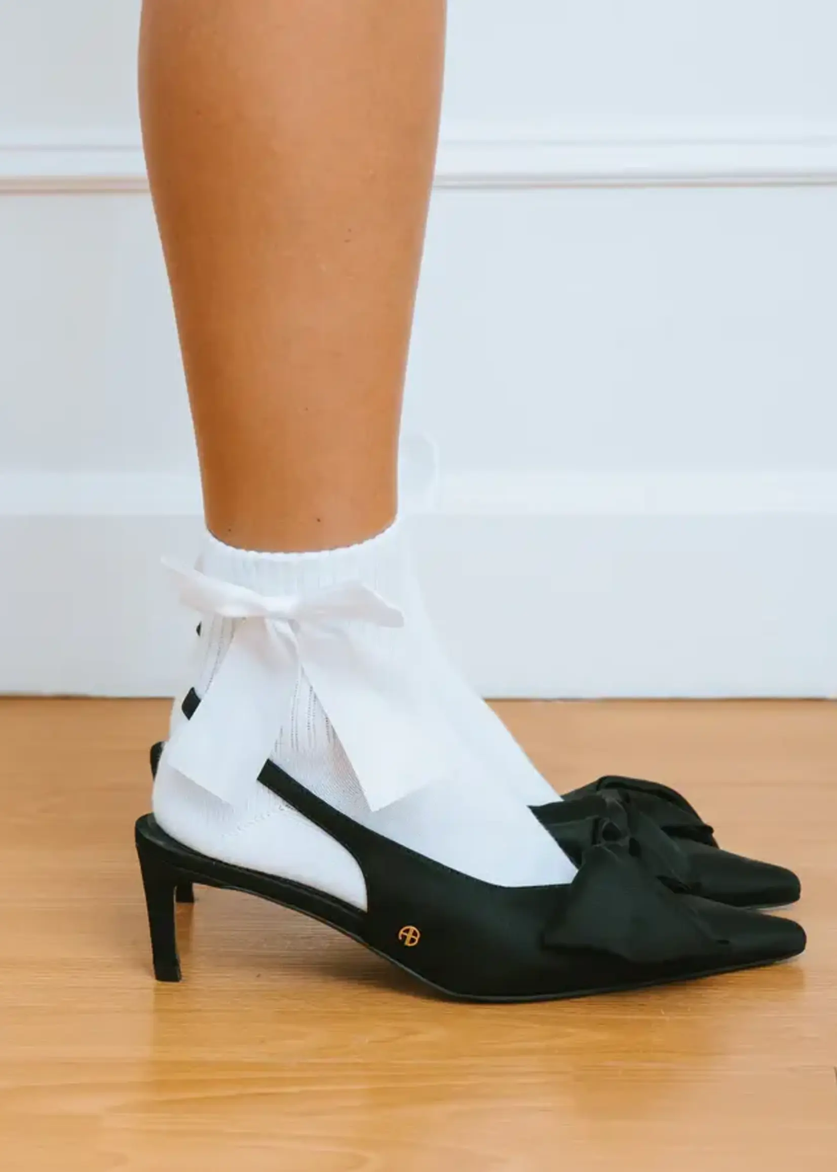 BRUNETTE  the label Satin Bow Sock