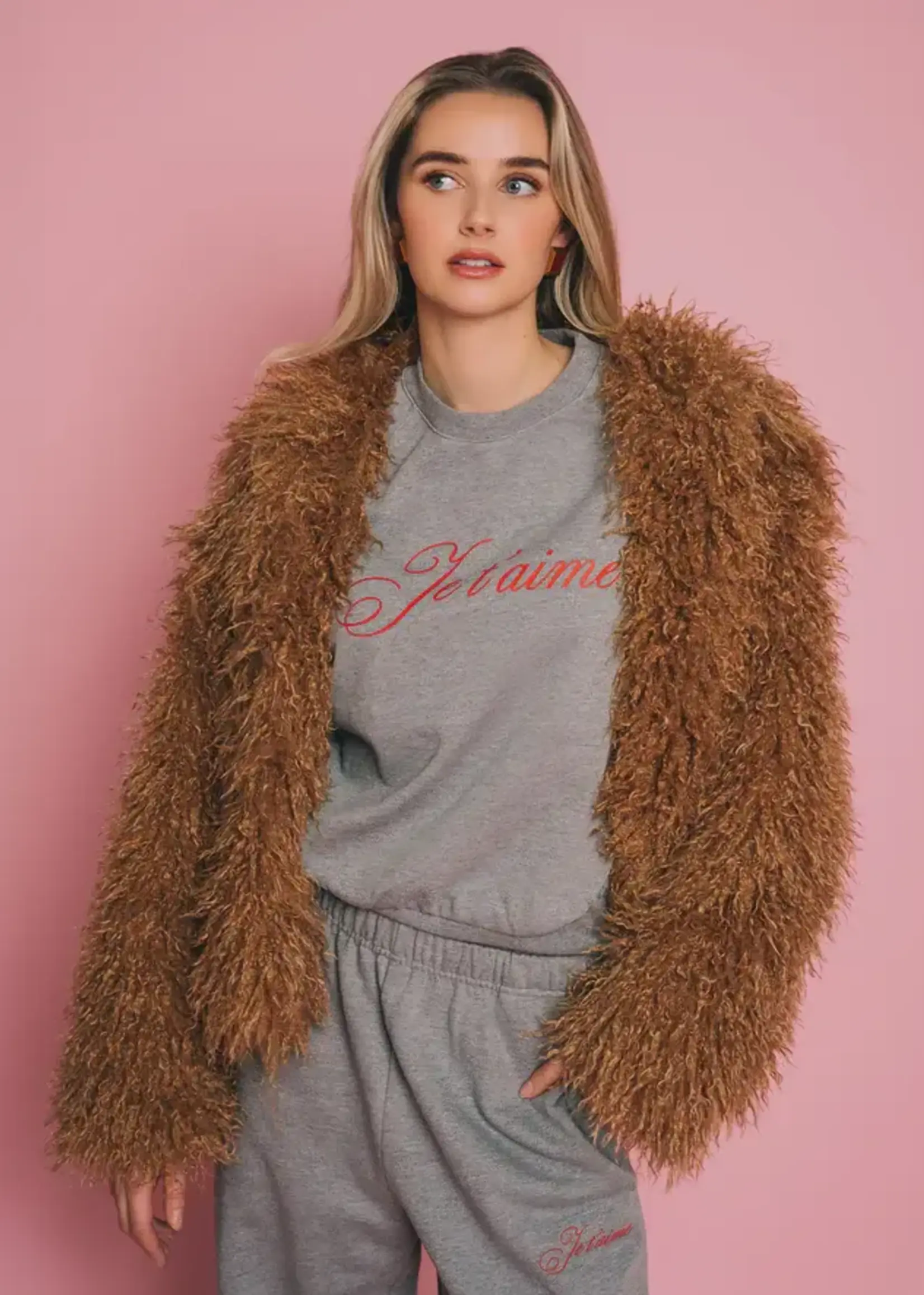 BRUNETTE  the label Je T'aime - Cousin Crew