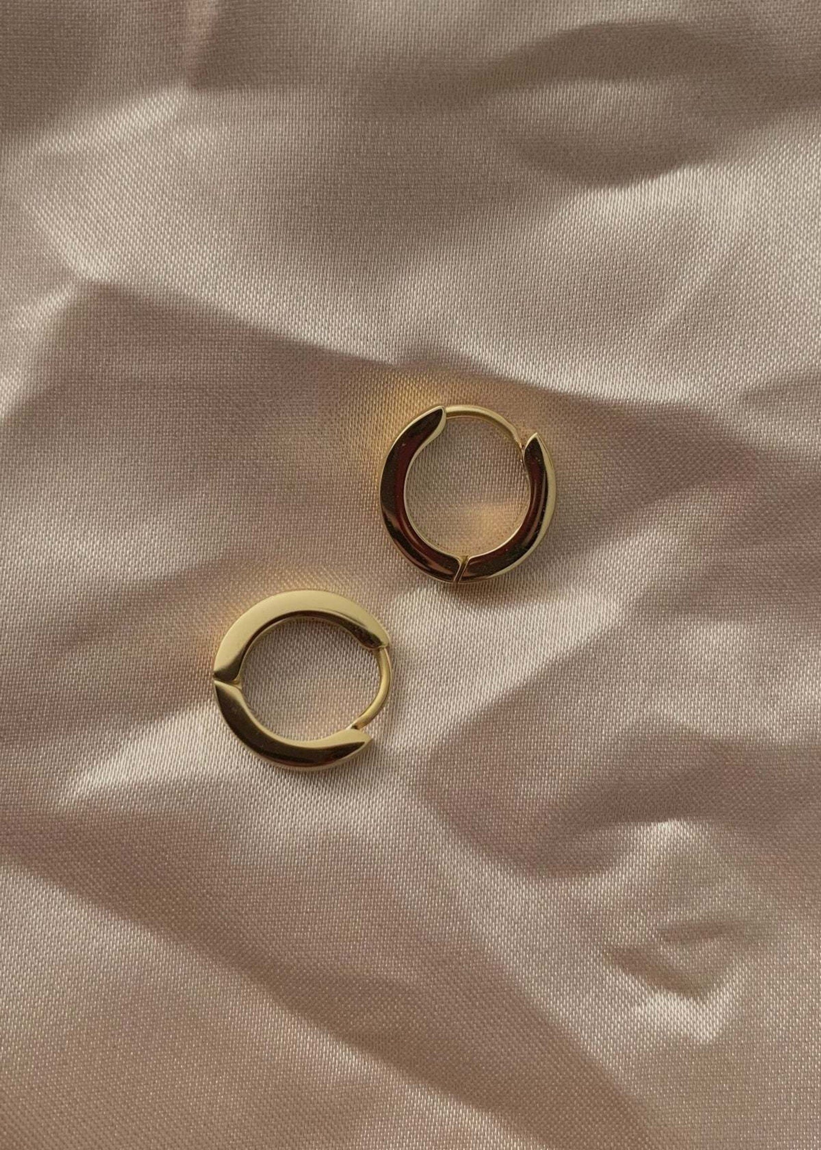 NAMASTE JEWELRY Honey Huggie Hoops