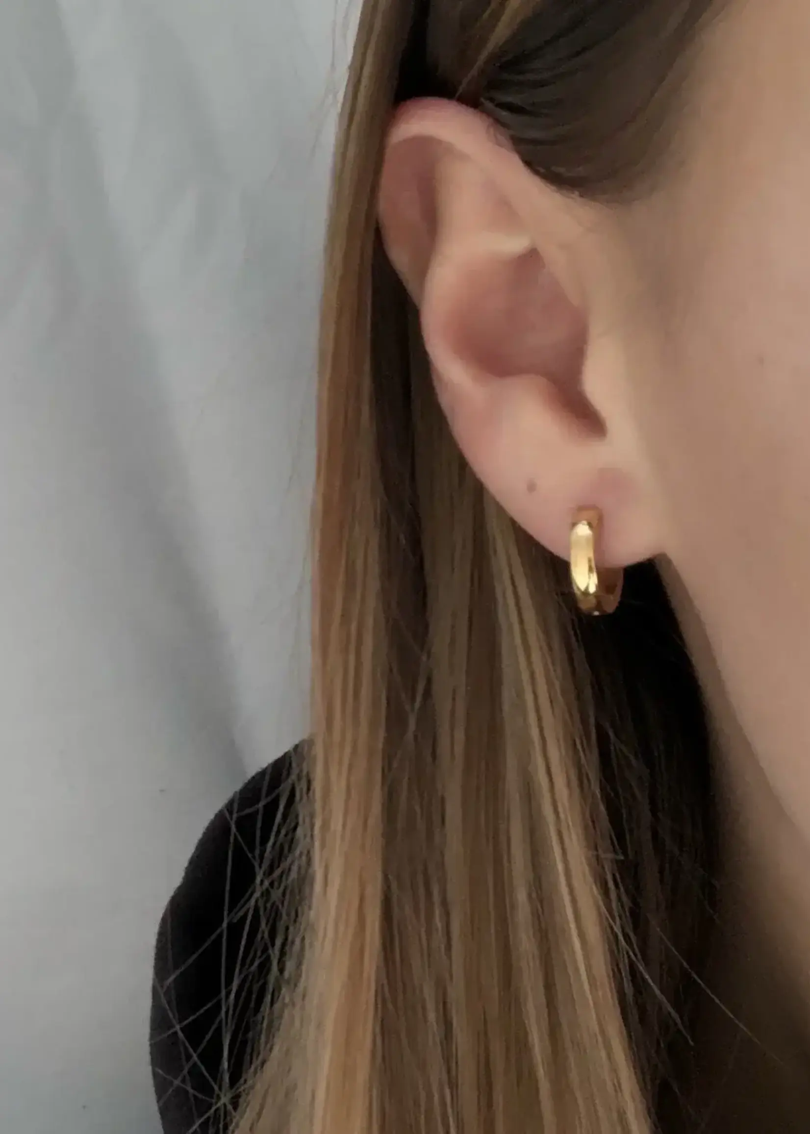 NAMASTE JEWELRY Honey Huggie Hoops