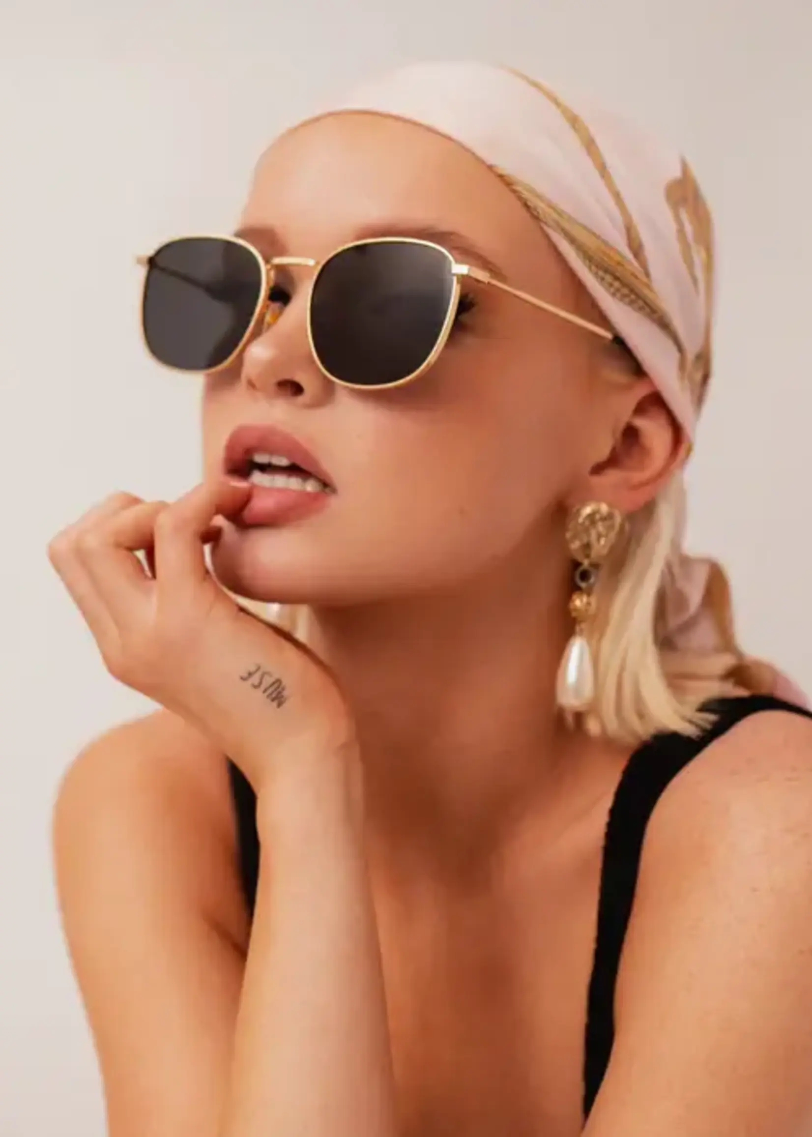 Shady Lady Payton Sunglasses - Black/Gold