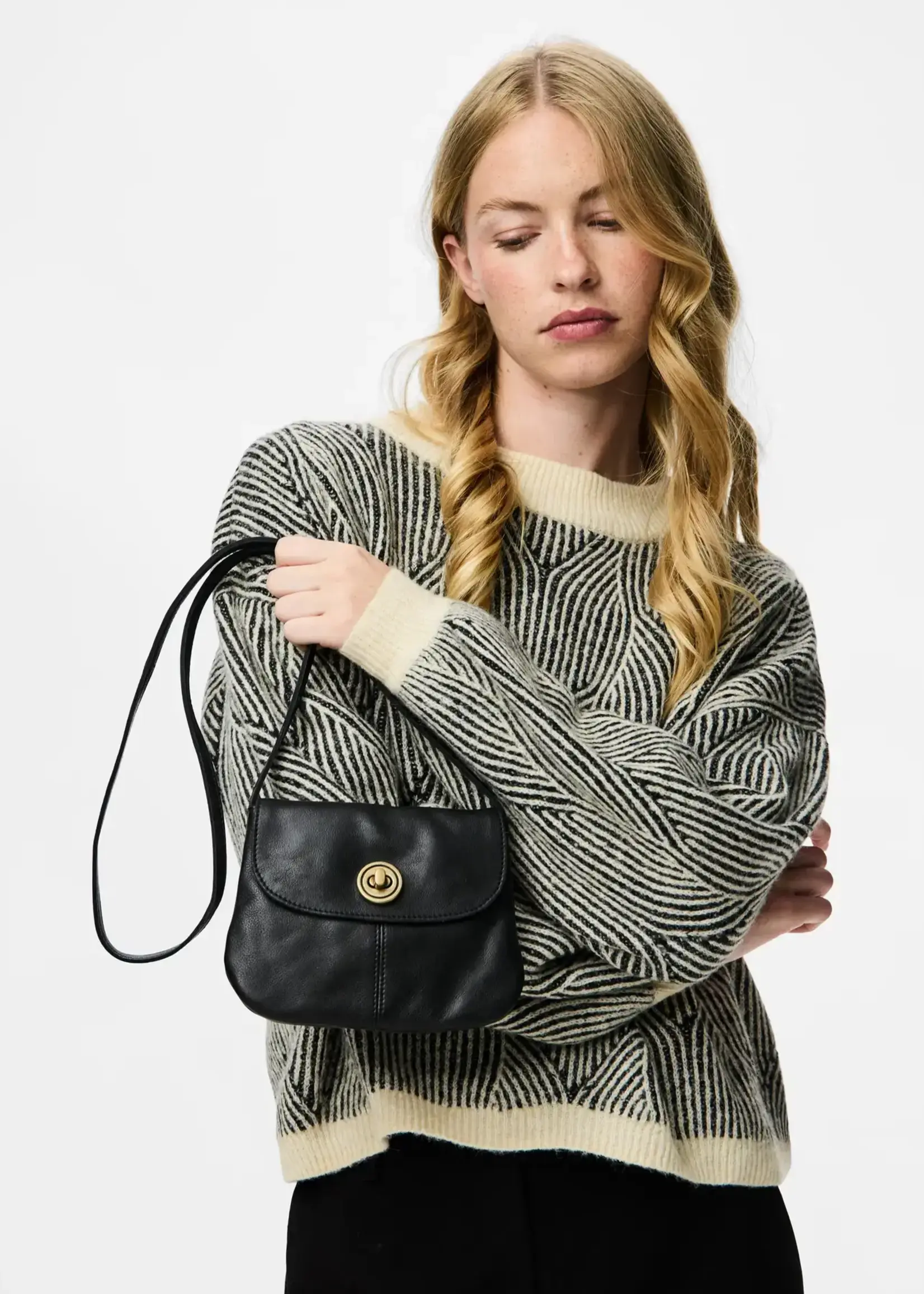 PIECES TOTALLY ROYAL LEATHER PARTY BAG