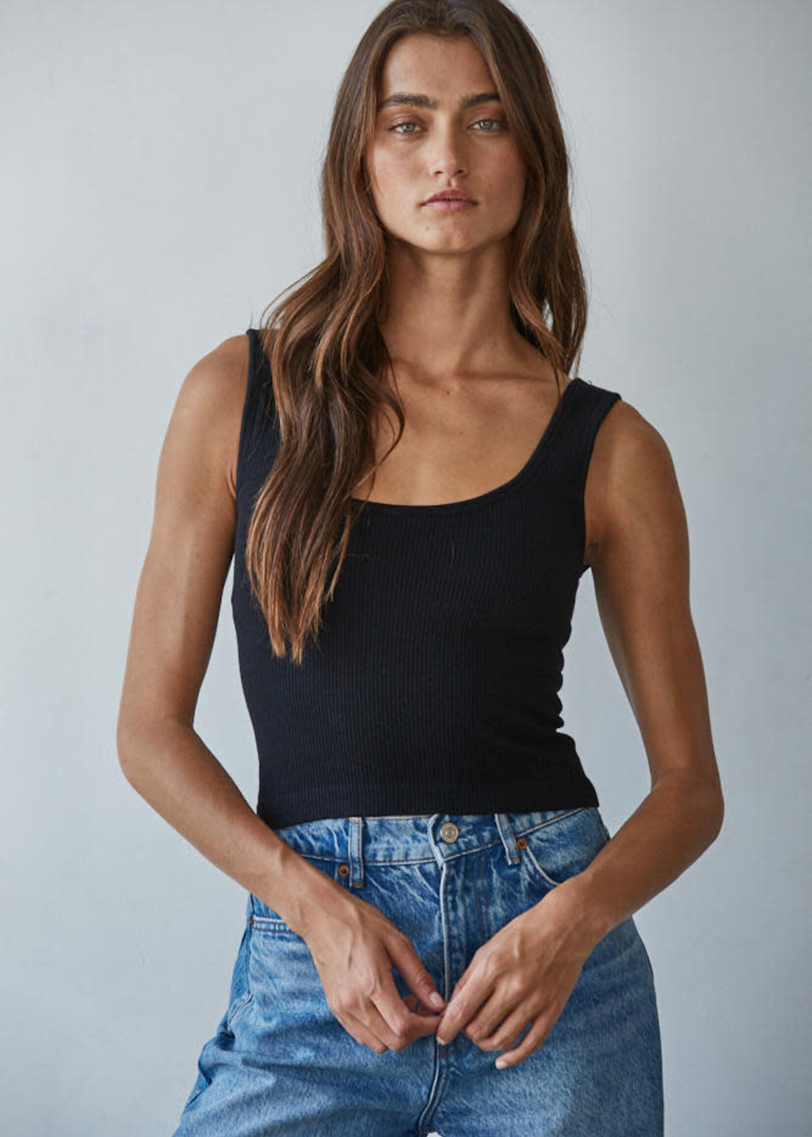 BY TOGETHER Seamless Scoop Neck tank