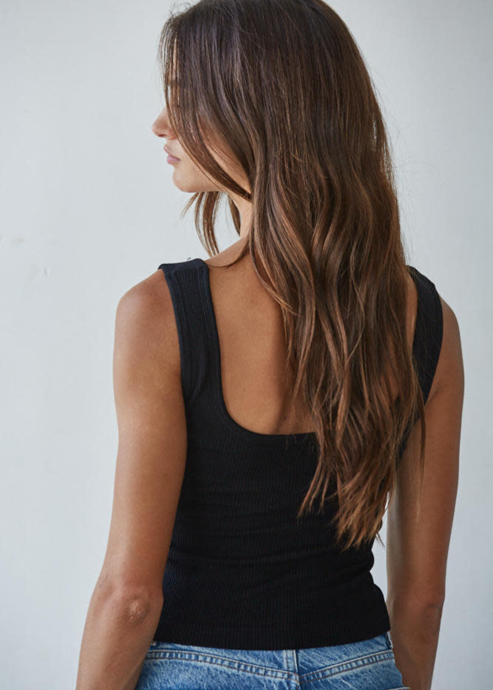 BY TOGETHER Seamless Scoop Neck tank