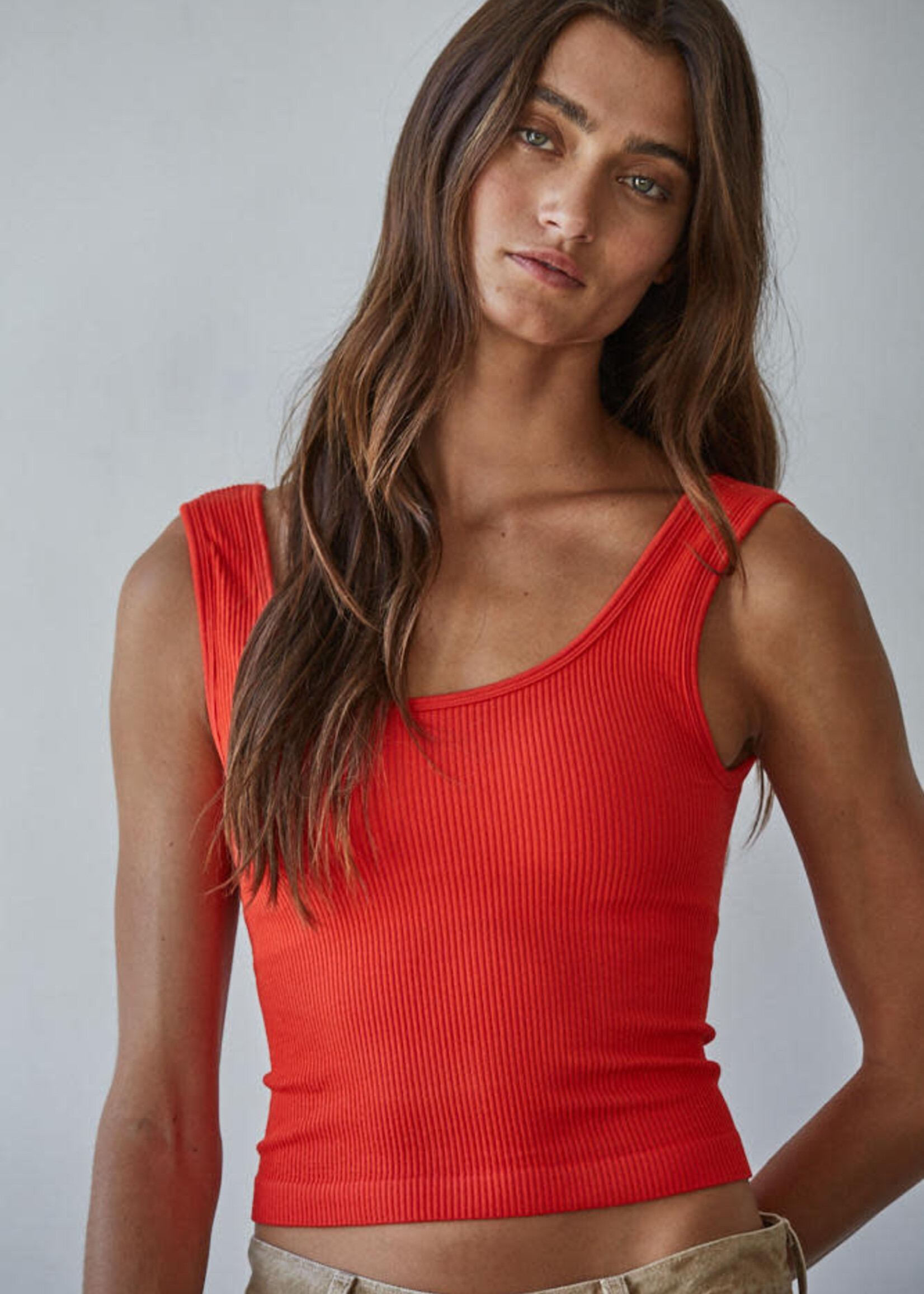 BY TOGETHER Seamless Scoop Neck tank