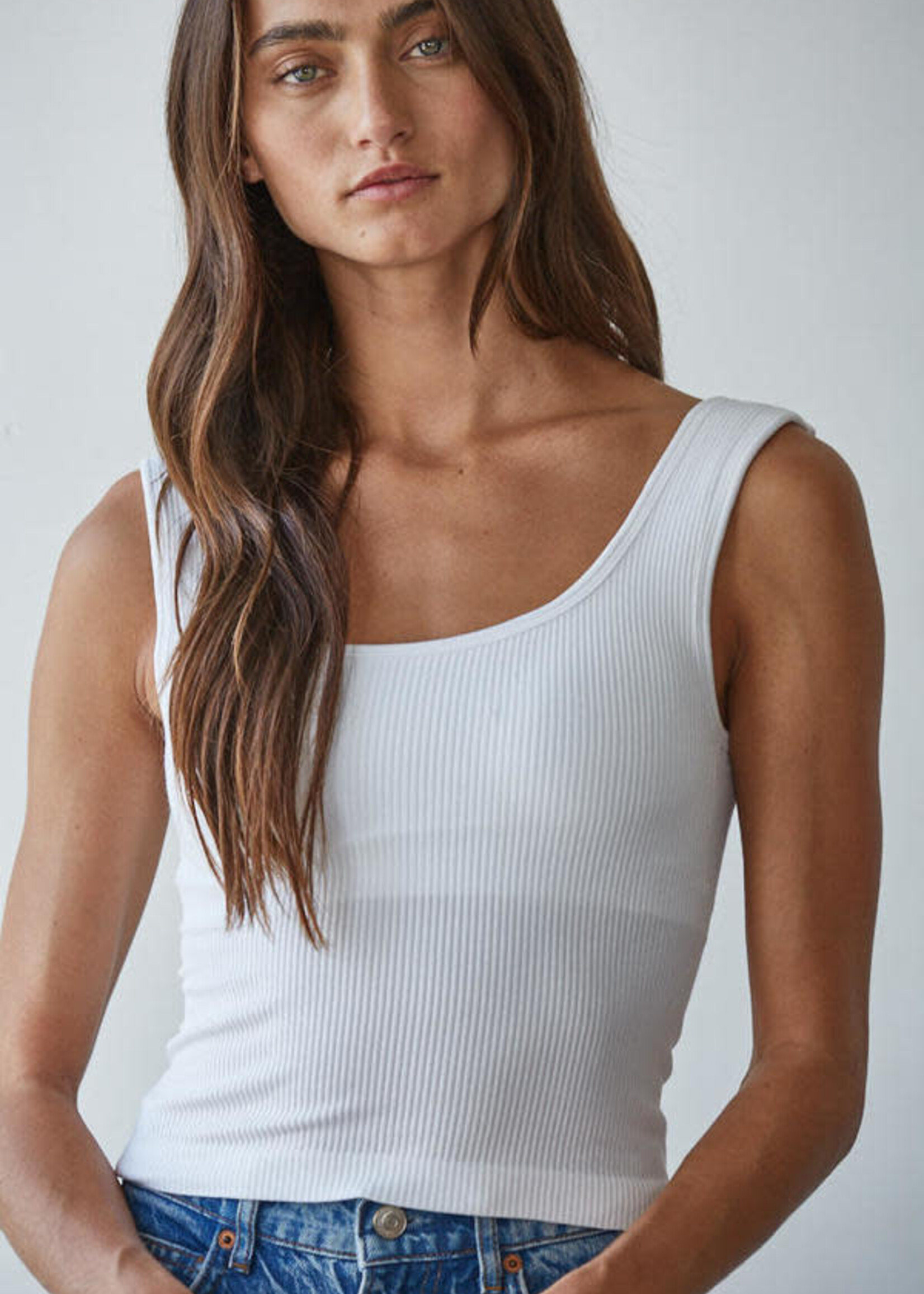 BY TOGETHER Seamless Scoop Neck tank