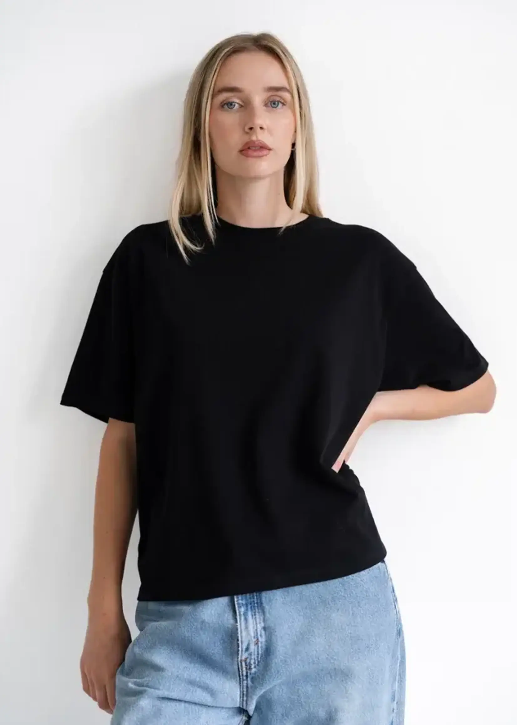 BRUNETTE  the label Boxy Tee