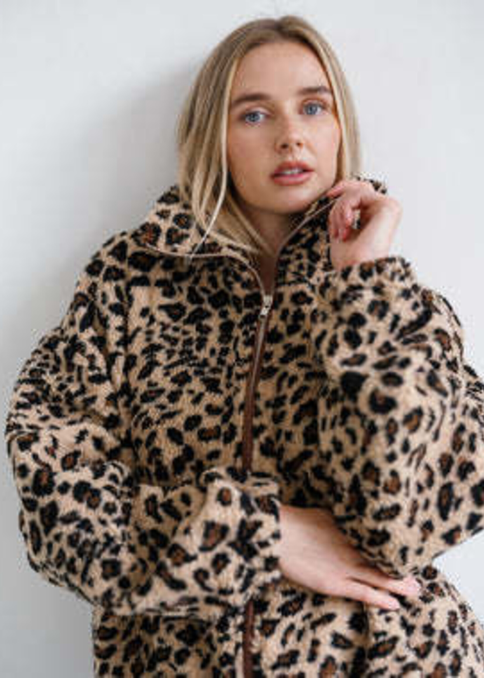 BRUNETTE  the label Original Sherpa Jacket