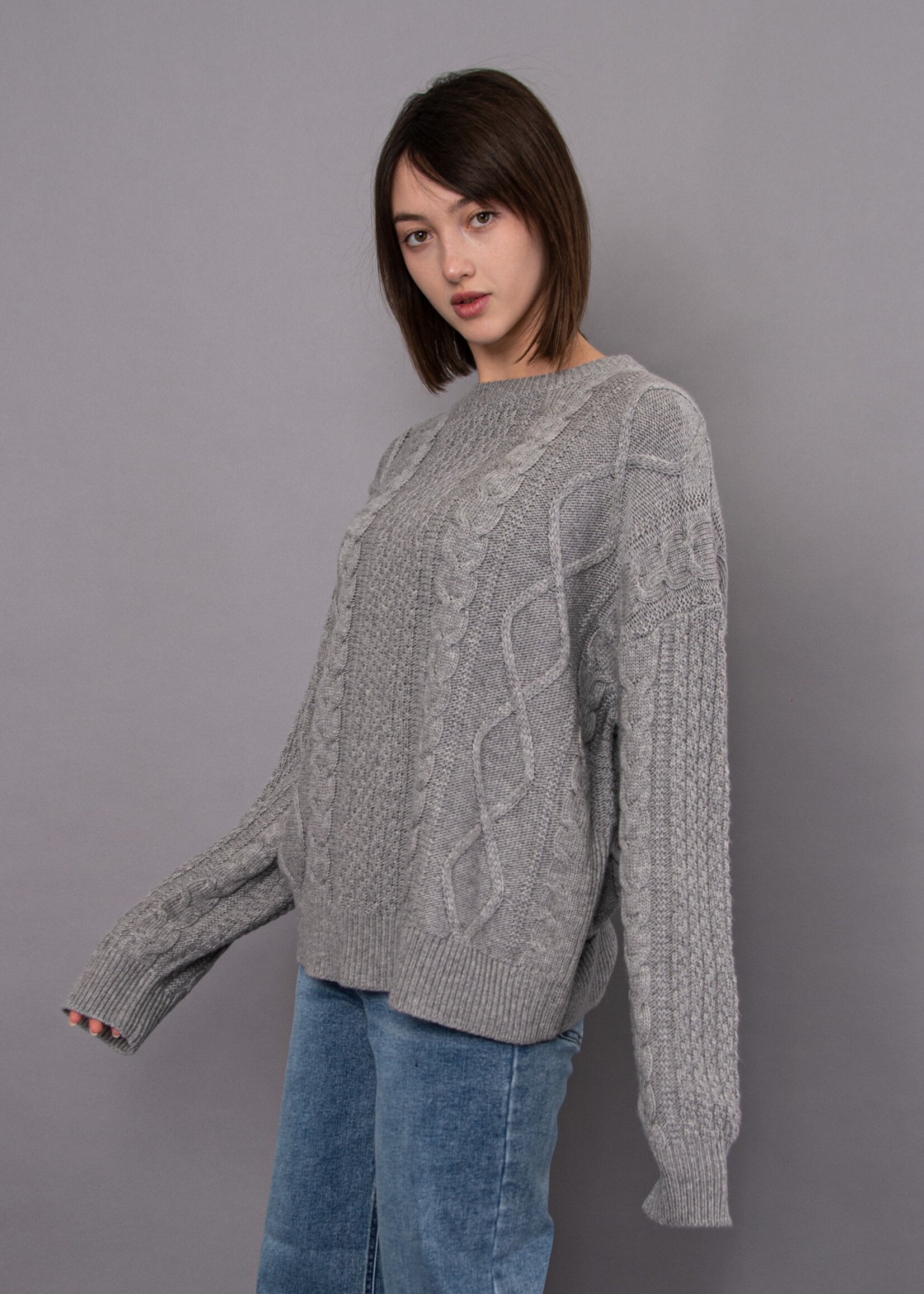 RD STYLE ESTERA CABLE KNIT SWEATER