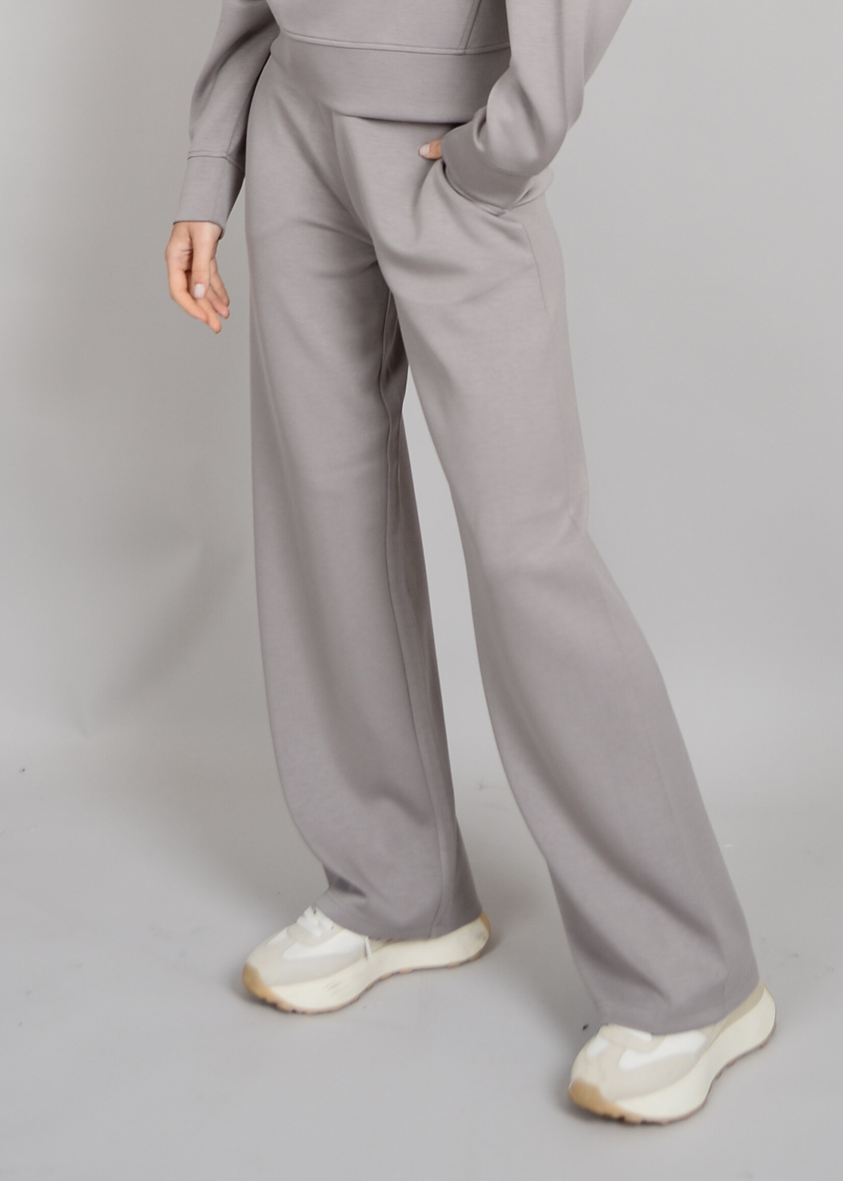 RD STYLE VICTORIA SOFT KNIT STRAIGHT LEG PANTS