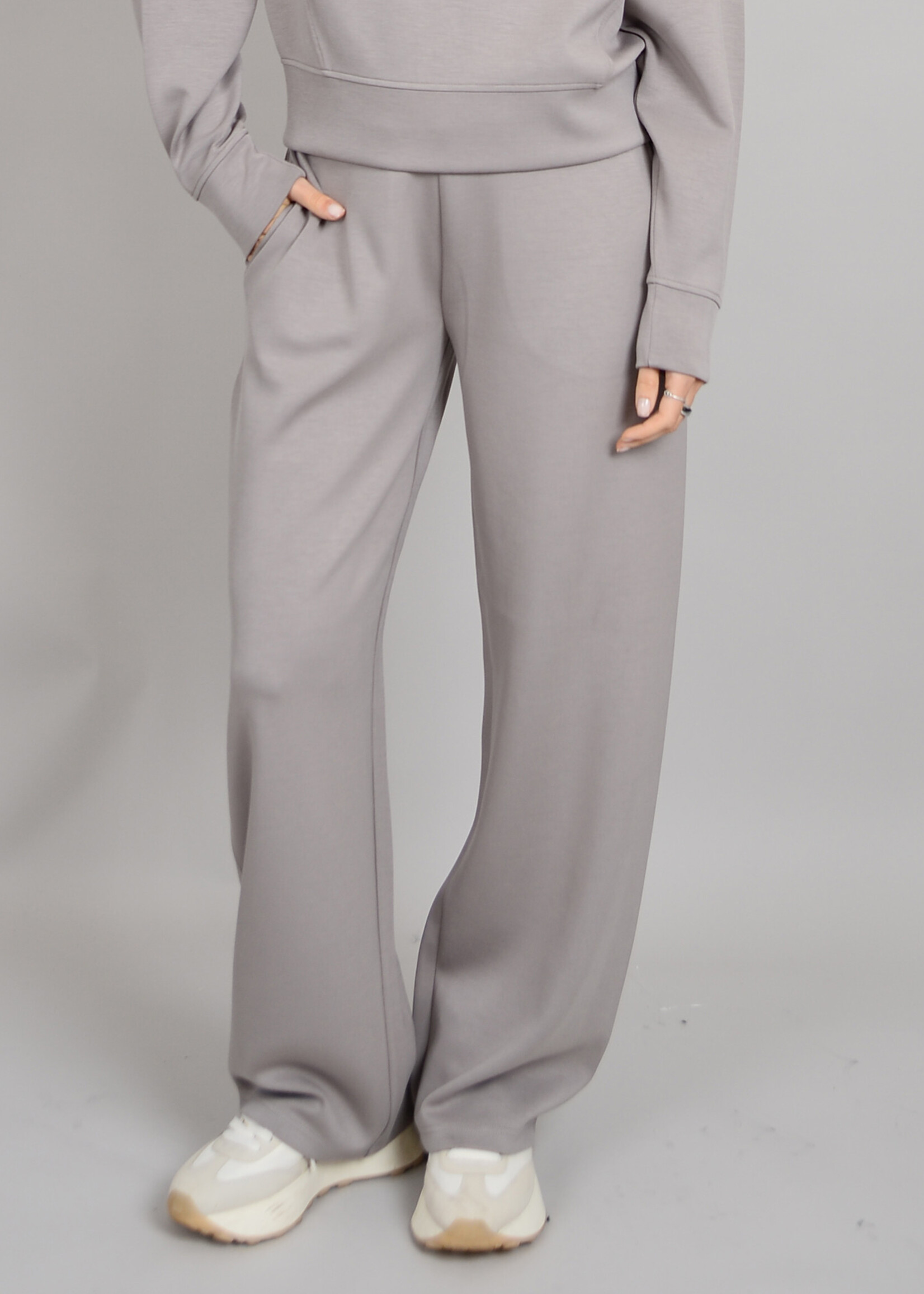 RD STYLE VICTORIA SOFT KNIT STRAIGHT LEG PANTS