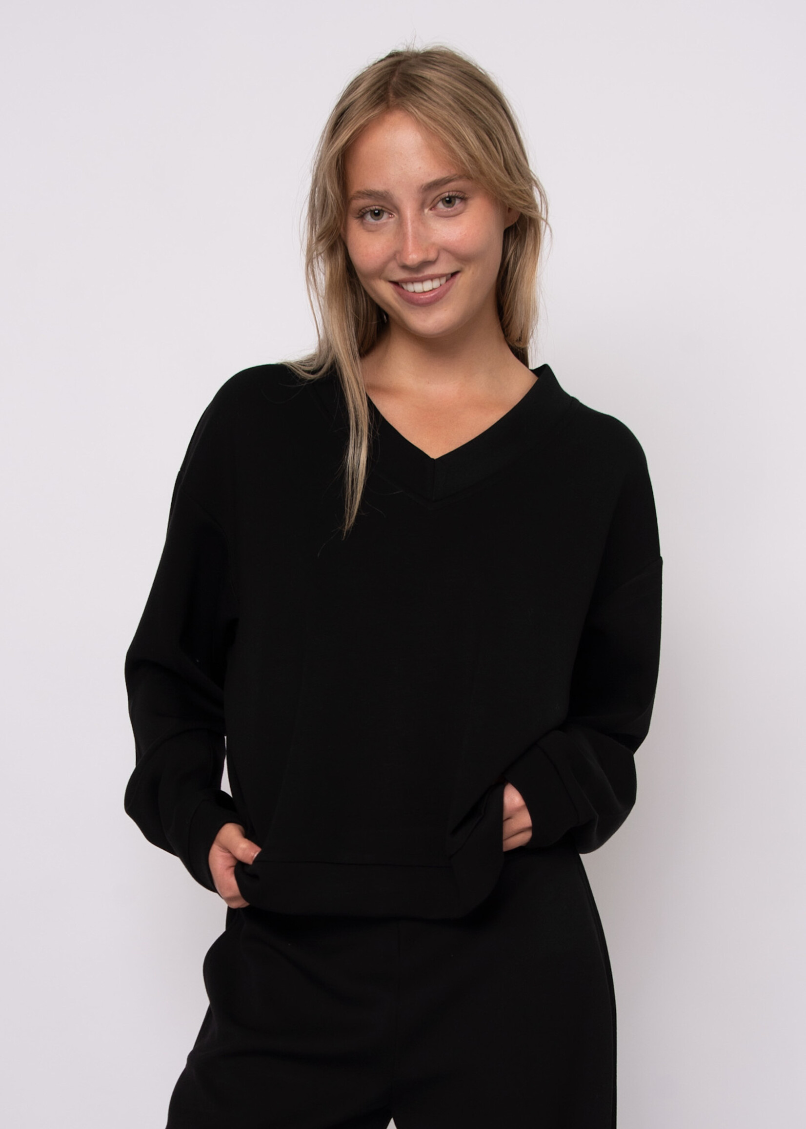RD STYLE VY SIGNATURE SOFT KNIT LS V-NECK PULLOVER