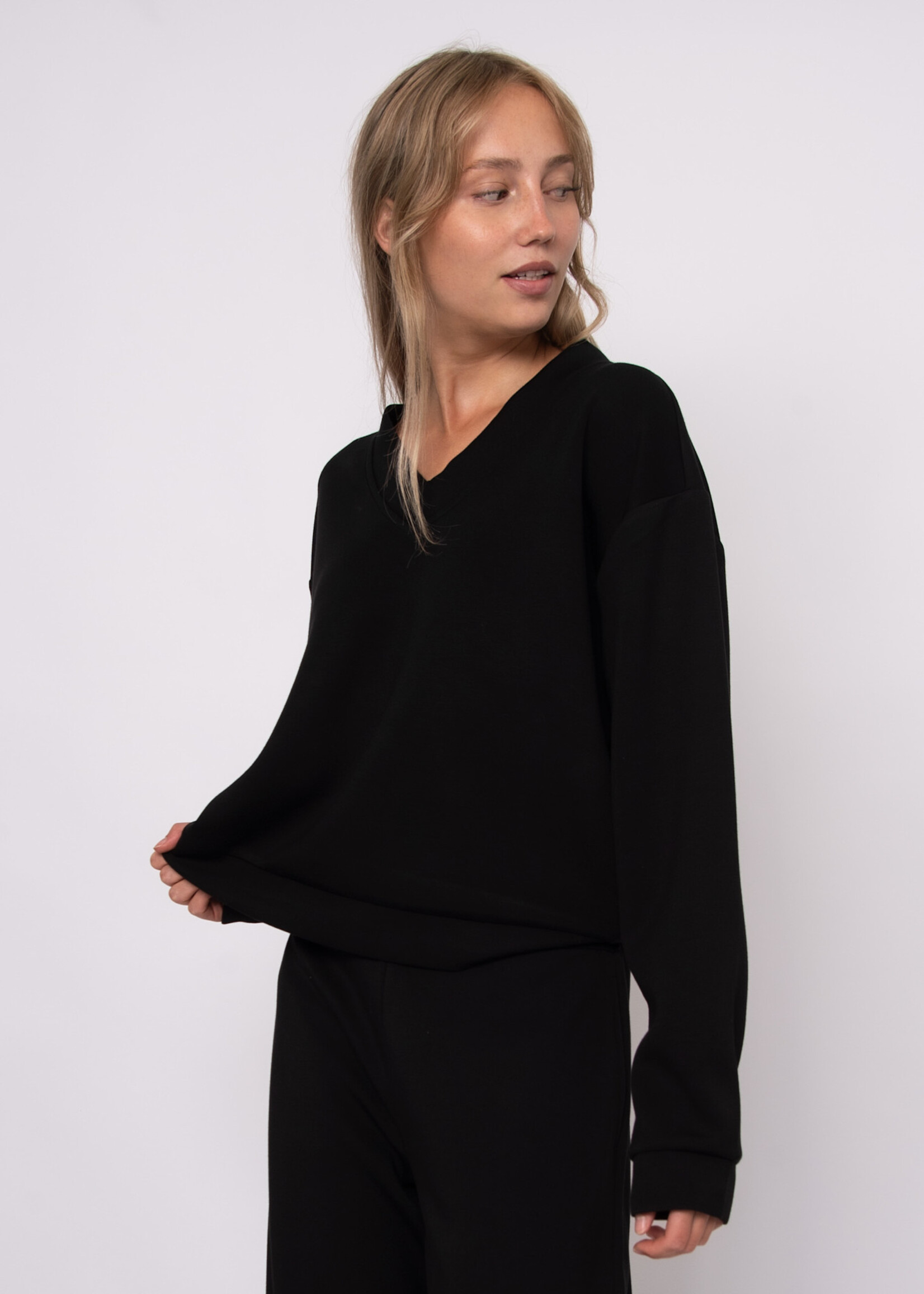 RD STYLE VY SIGNATURE SOFT KNIT LS V-NECK PULLOVER
