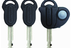 Kryptonite Kryptonite Evolution Series U-Lock - 4 x 9", Keyed, Black, Includes bracket (8/10 security)
