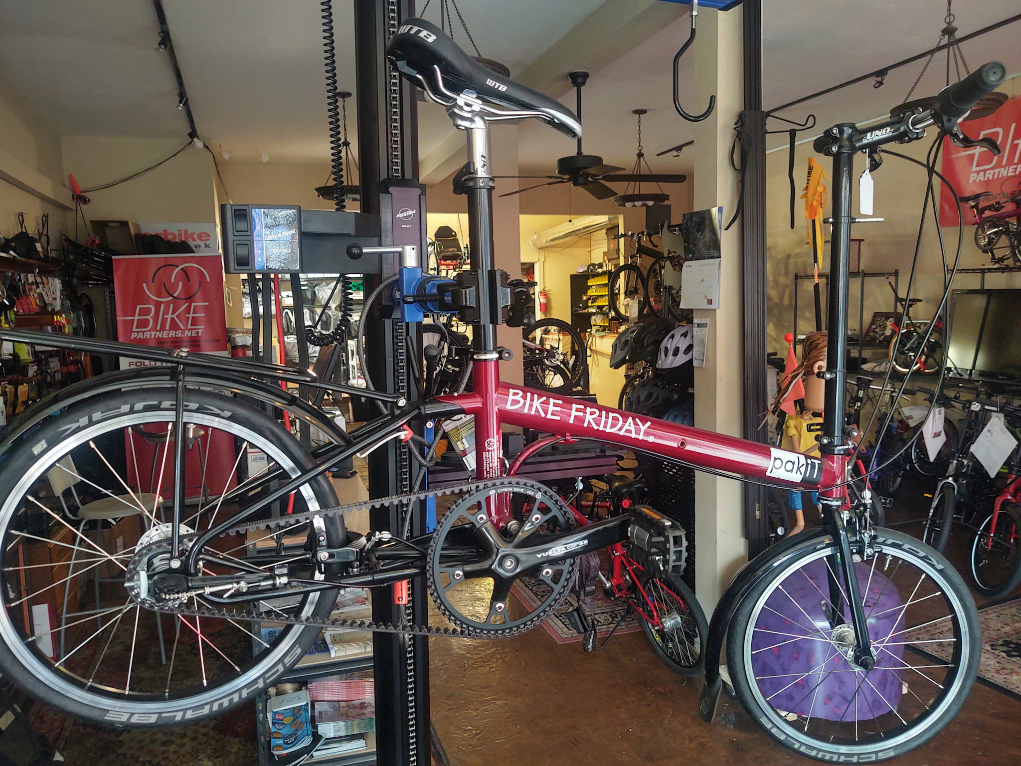 Bike Friday Bike Friday pakiT 3-speed Candy Apple