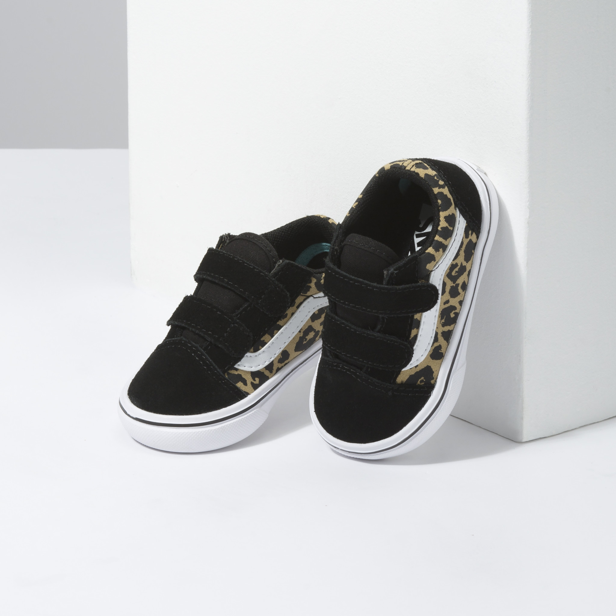 leopard black vans