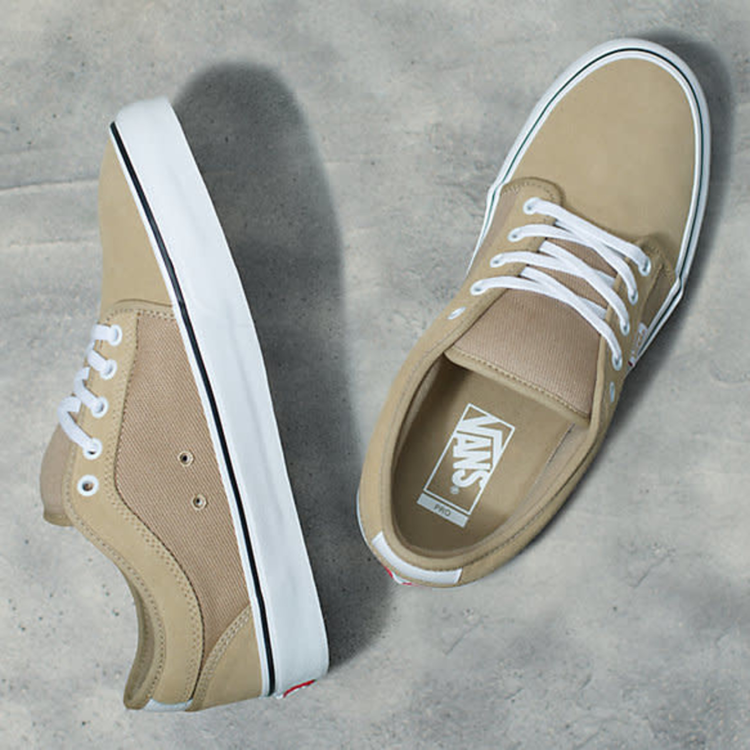 vans chukka low tan white