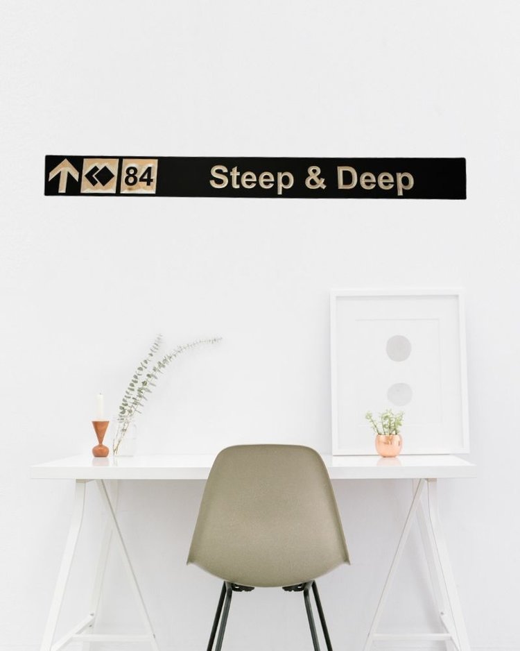 ASSINIBOINE DESIGN ASSINIBOINE Fernie Alpine Resort Sign [XL]