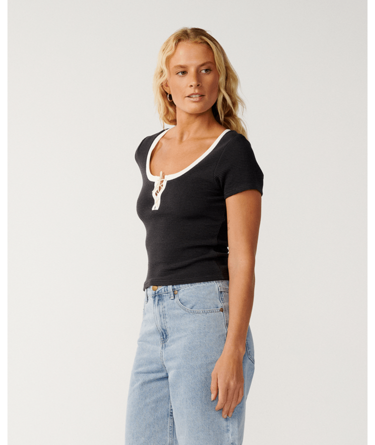 RIP CURL 33B RIP CURL RETRO SWELL TEE WASHED BLACK