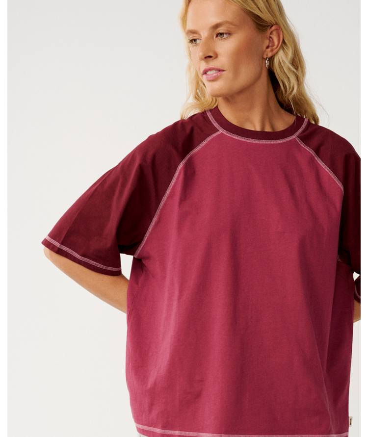 RIP CURL 21B RIP CURL CLASSIC BOXY RAGLAN TEE DARK PLUM