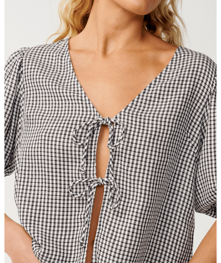 RIP CURL 23B RIP CURL VIBE SURF TIE FRONT TOP BLACK/OFF WHITE