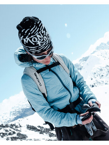 MONS ROYALE MONS ROYALE Unisex Mtn Mad Merino Beanie Black