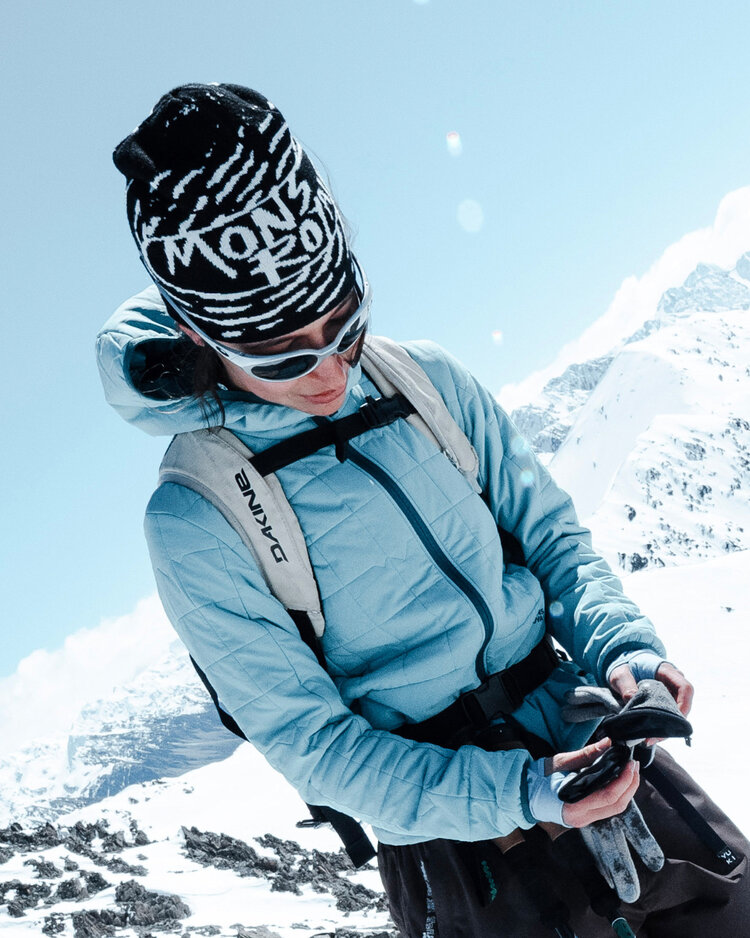 MONS ROYALE MONS ROYALE Unisex Mtn Mad Merino Beanie Black