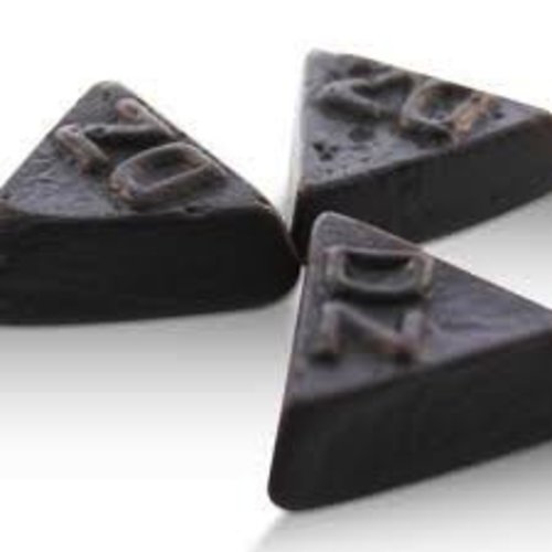 Meenk Meenk Double Salt Triangle Licorice Kilo Meenk Meenk Double Salt Triangle Licorice Kilo