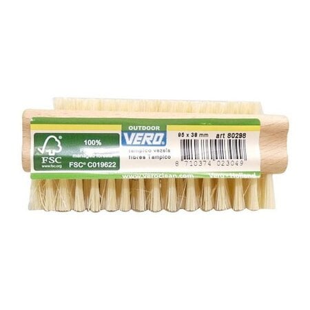 Vero Wood Nail Brush