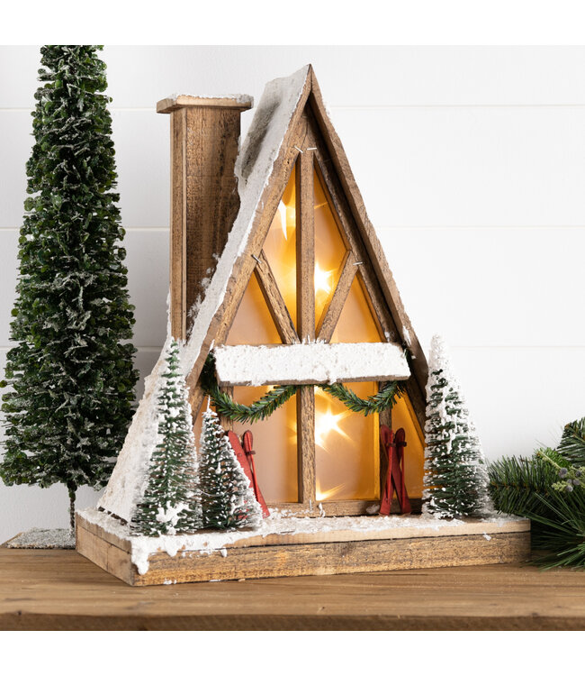 Chalet de ski illuminé 13.75 po x 16,5 po