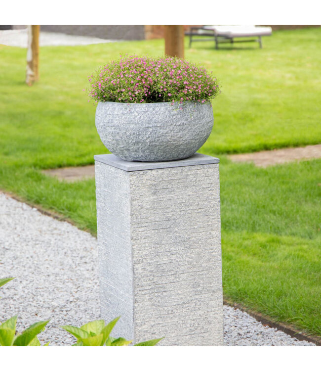 Pot Utah bas gris | Jardinière contemporaine en fibre pour intérieur et extérieur