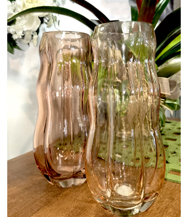 Vase pour fleurs en verre ondulé | Élégance intemporelle