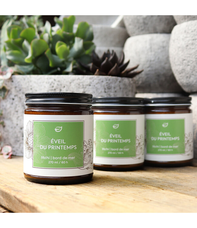Chandelle artisanale Éveil du Printemps – Litchi & bord de mer, cire de soya et mèche de bois | Boutique Signé Garneau